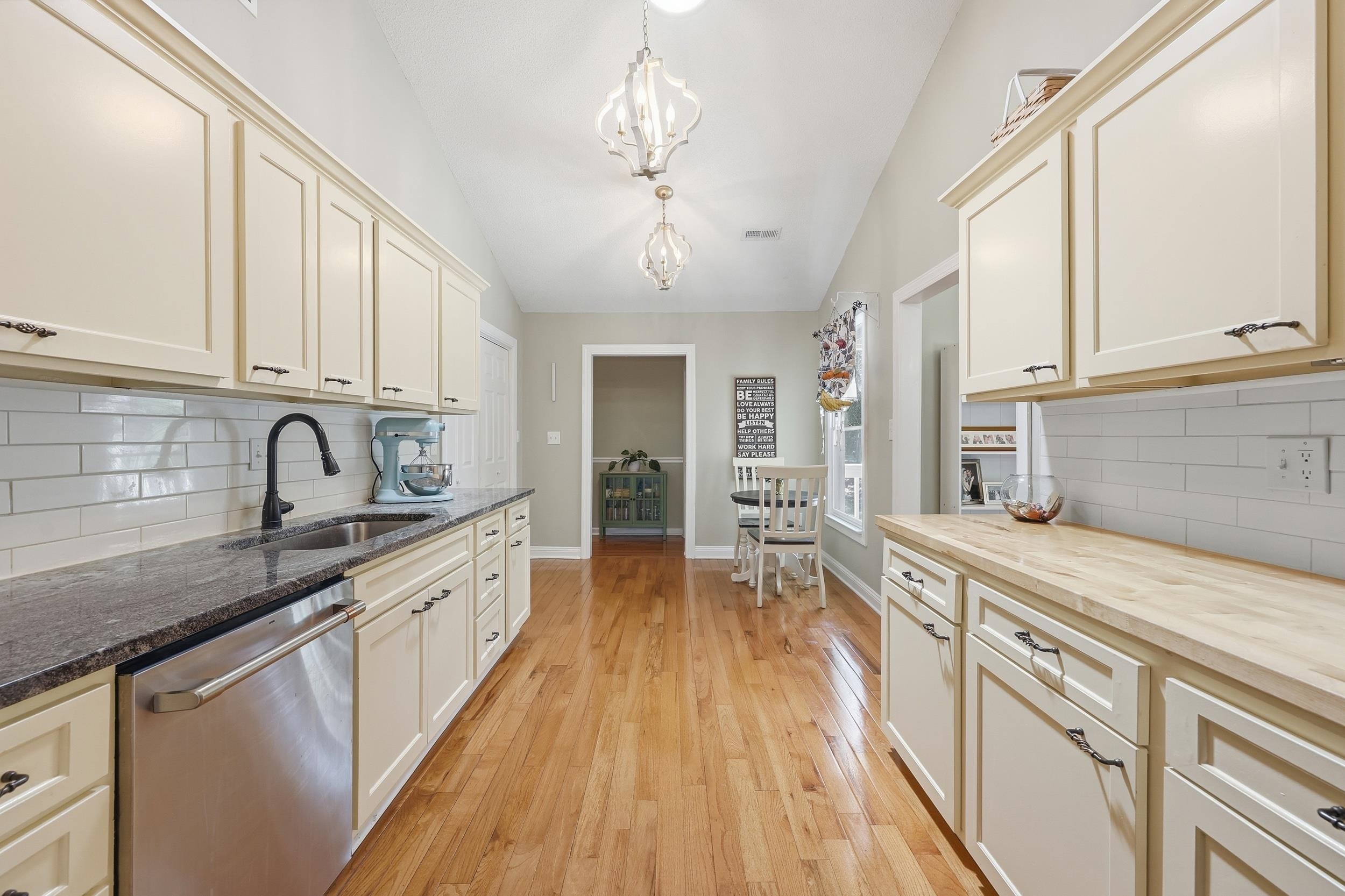 2264 Wedgefield Rd. Property Photo 16