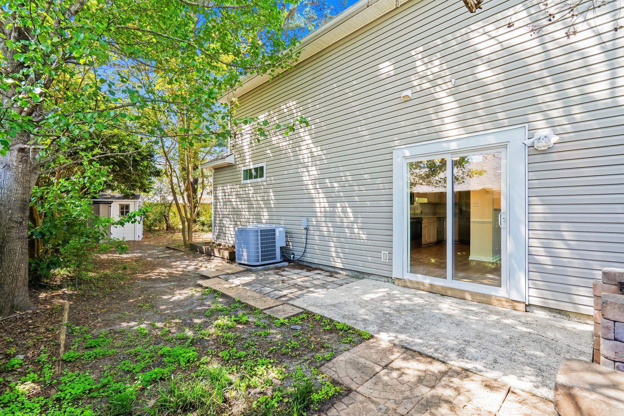 9673 Kings Grant Dr. Property Photo 14