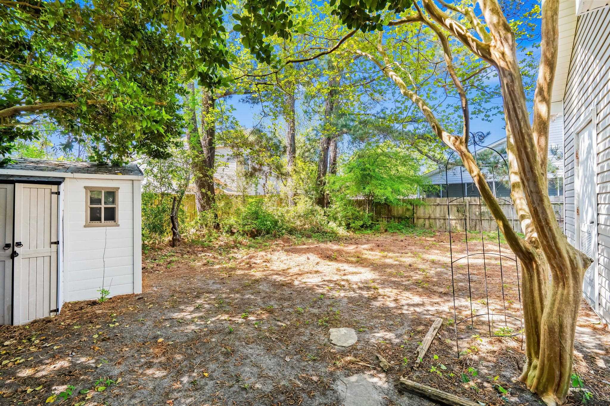 9673 Kings Grant Dr. Property Photo 15