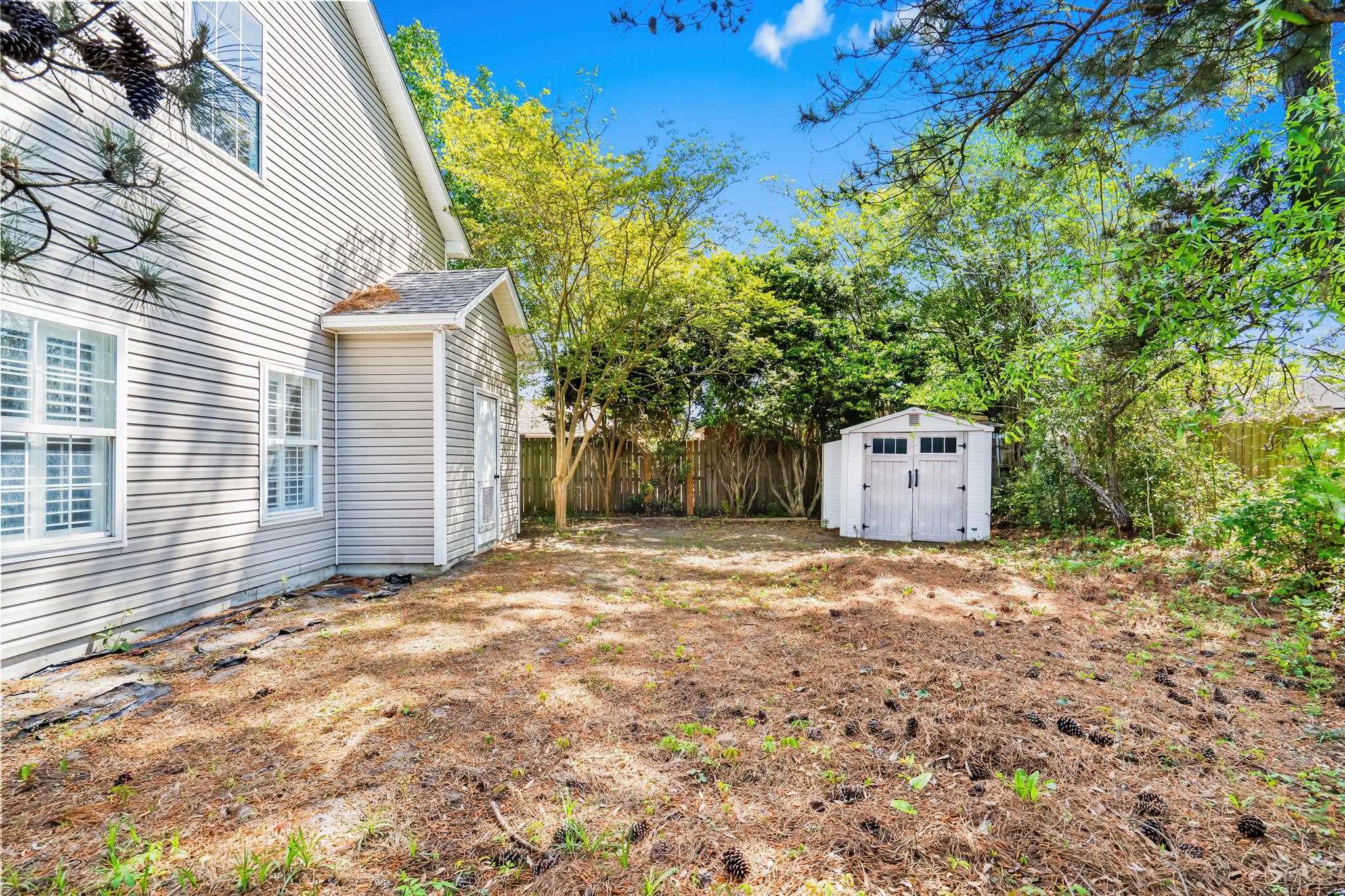 9673 Kings Grant Dr. Property Photo 16