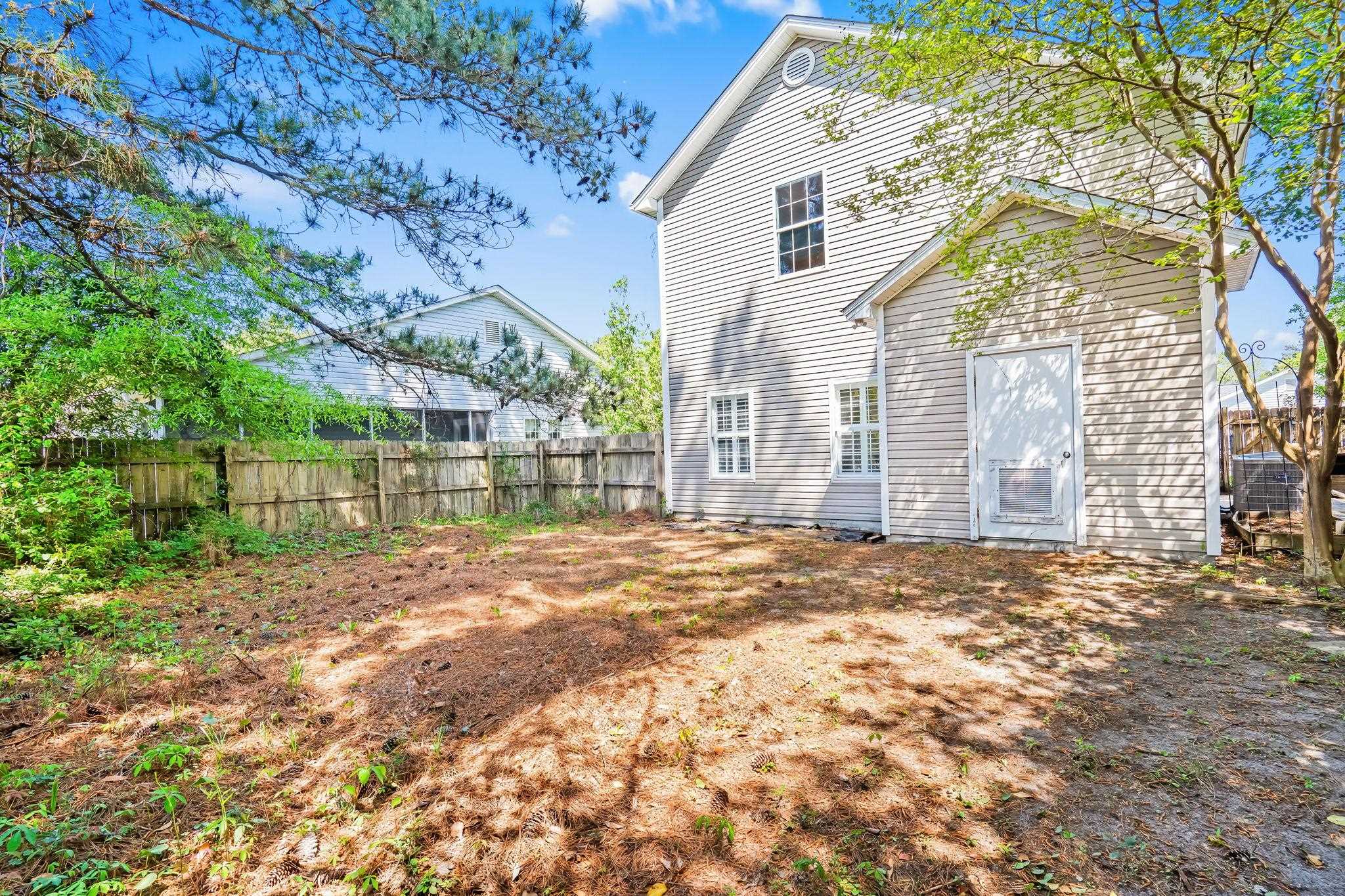 9673 Kings Grant Dr. Property Photo 17