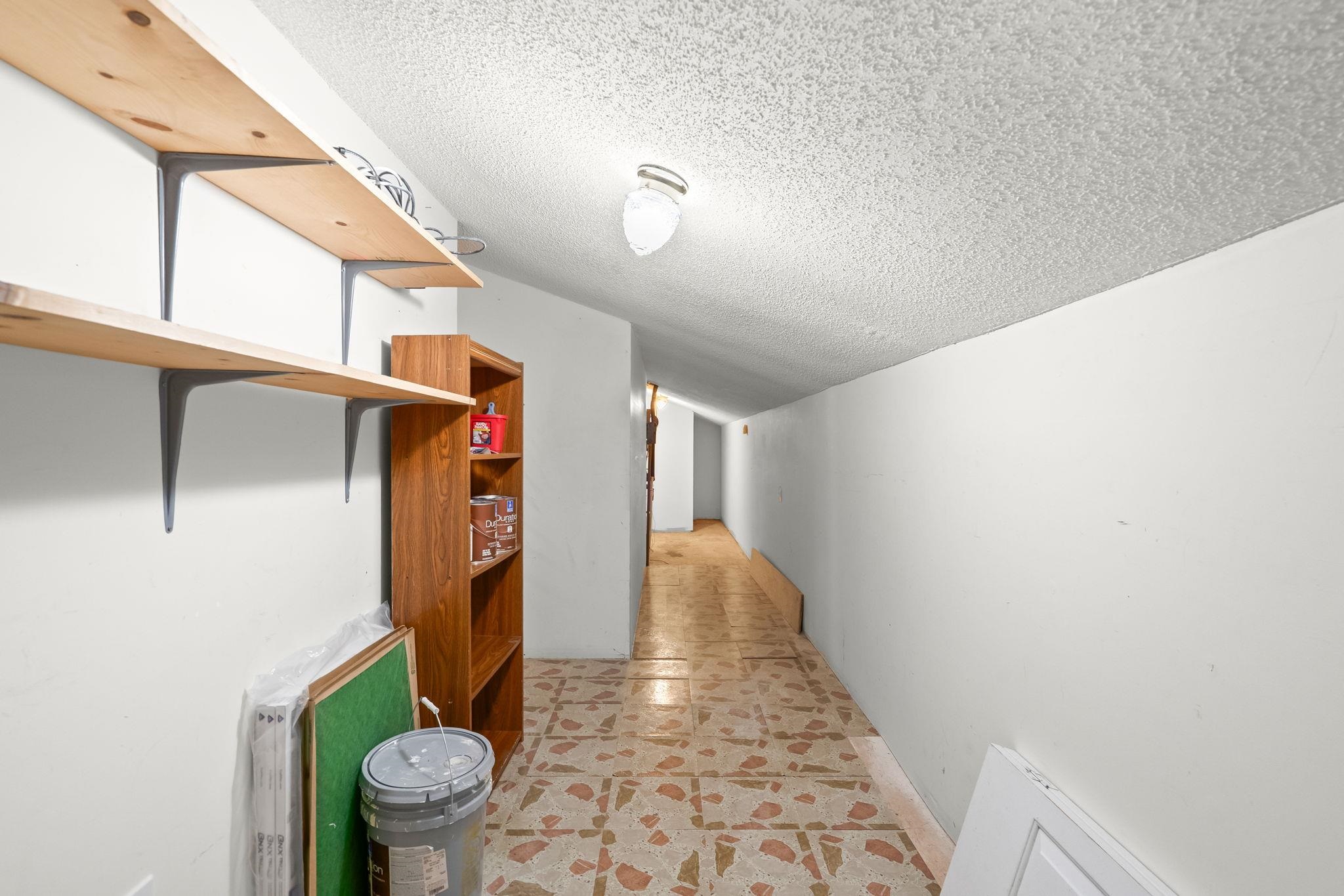 9673 Kings Grant Dr. Property Photo 25