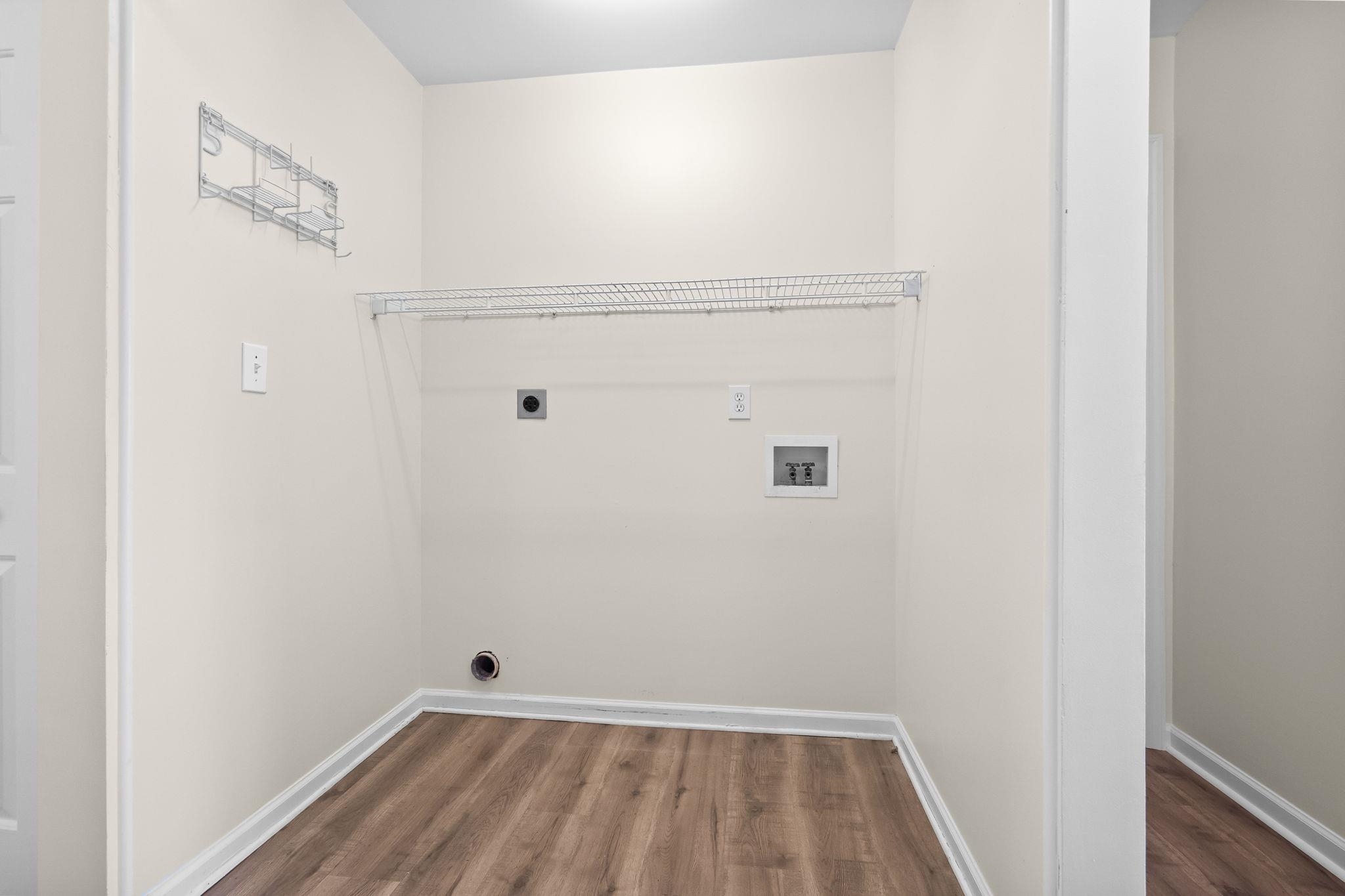 9673 Kings Grant Dr. Property Photo 28