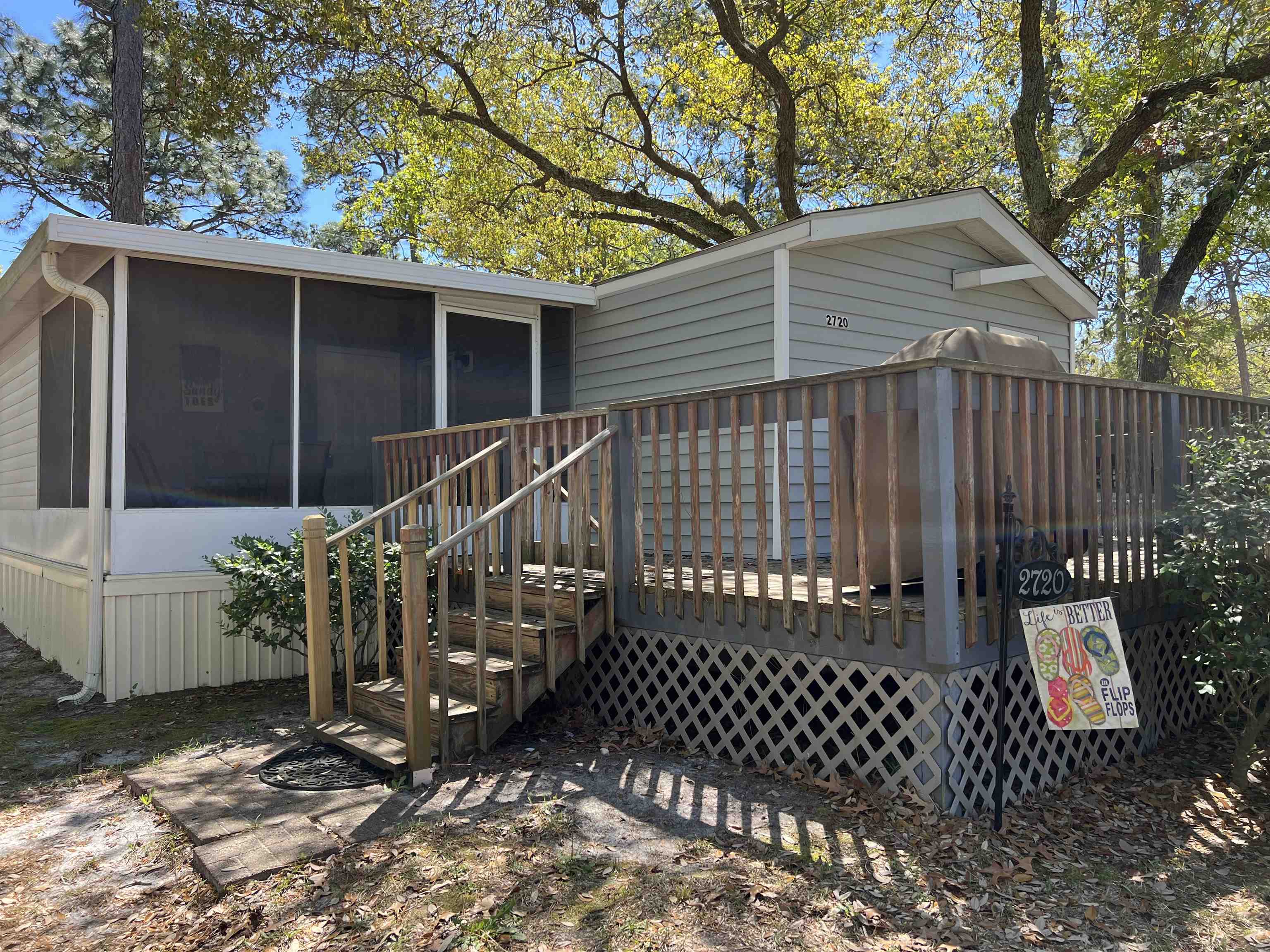 2720 Leo Dr. Property Photo 1