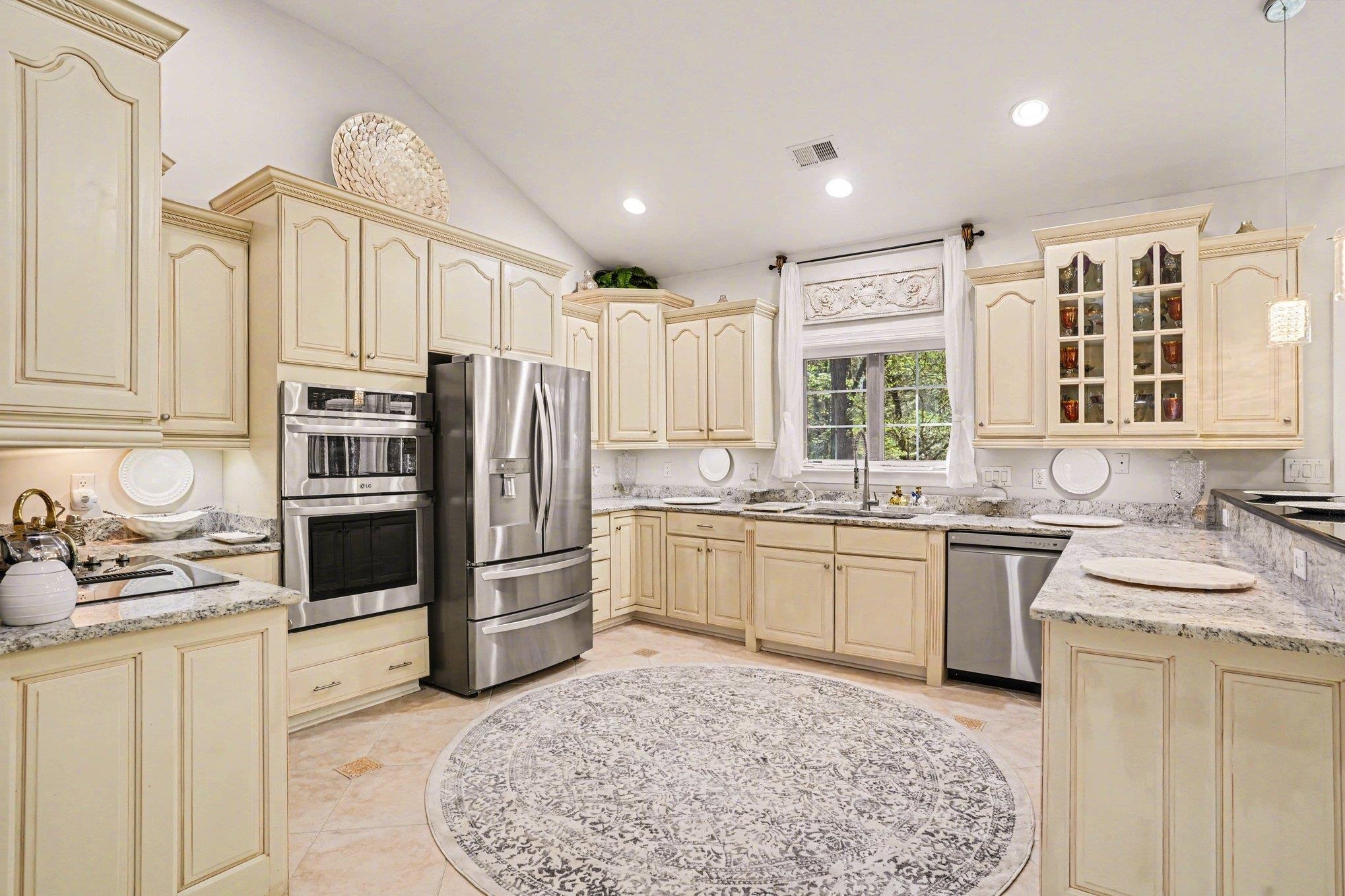 180 Highwood Circle Property Photo 18