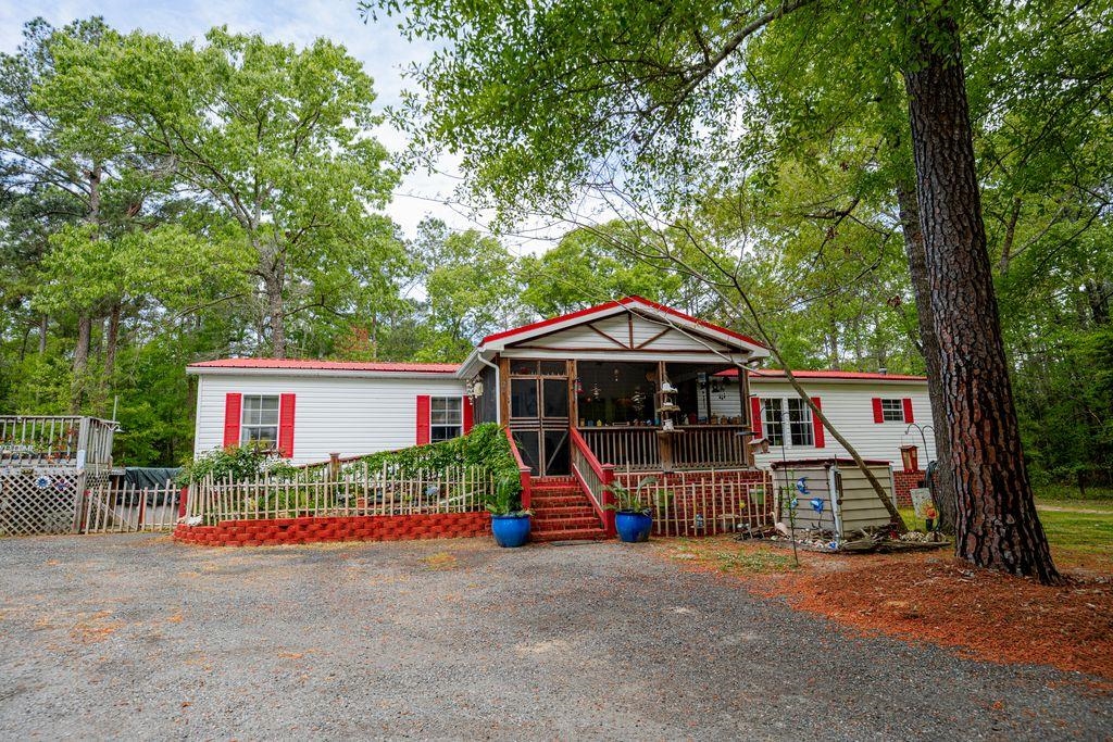 120 Honeymoon Ln Property Photo 2