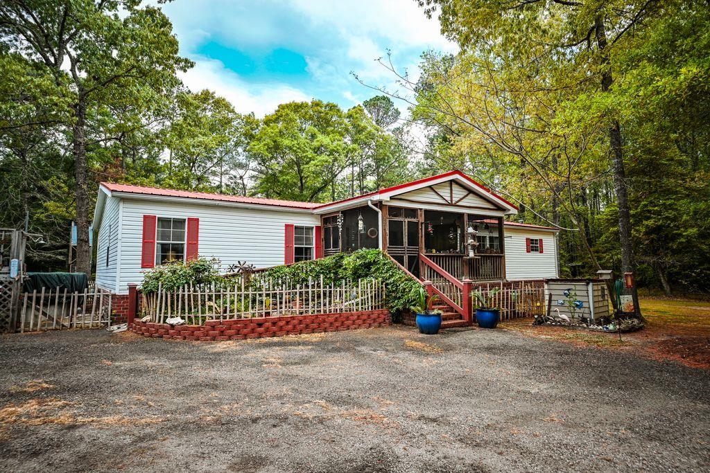 120 Honeymoon Ln Property Photo 8