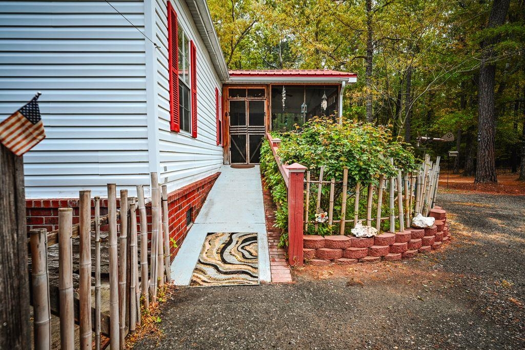 120 Honeymoon Ln Property Photo 9