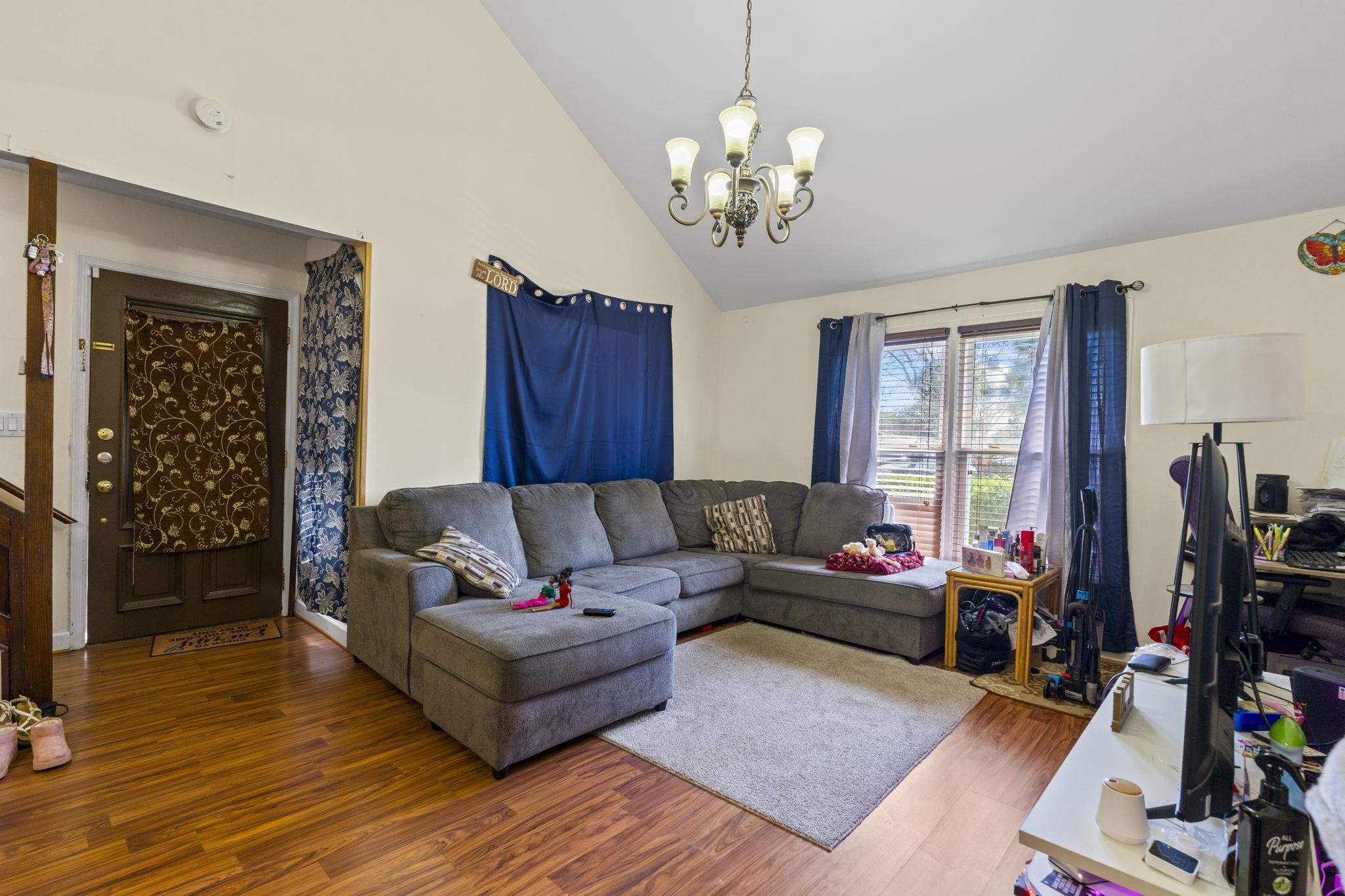 1660 Stuart Square Circle Property Photo 3