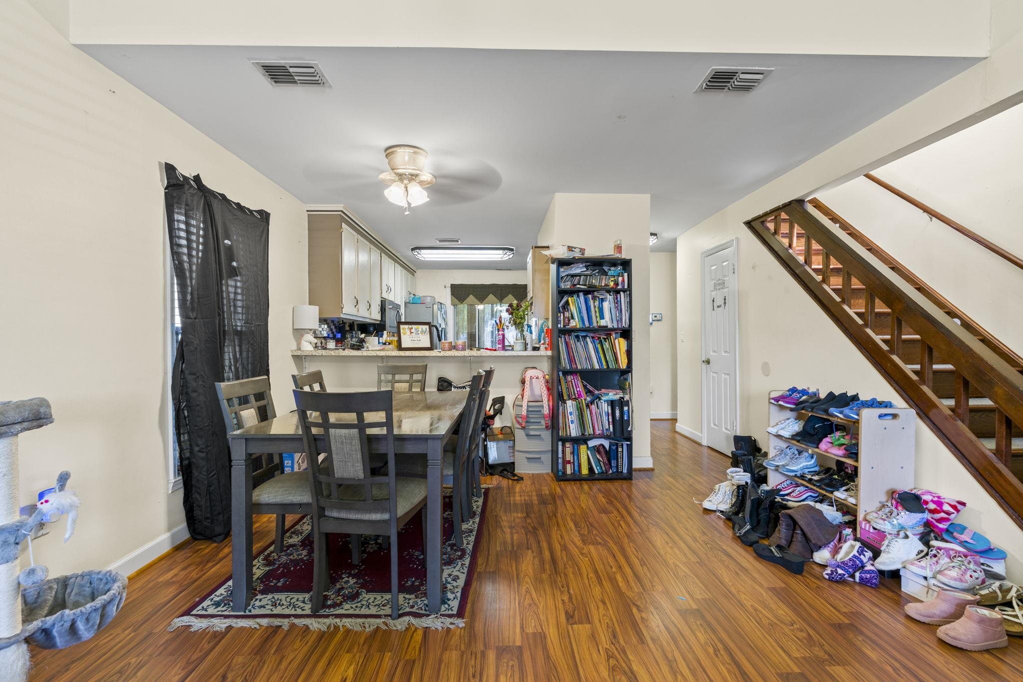 1660 Stuart Square Circle Property Photo 4