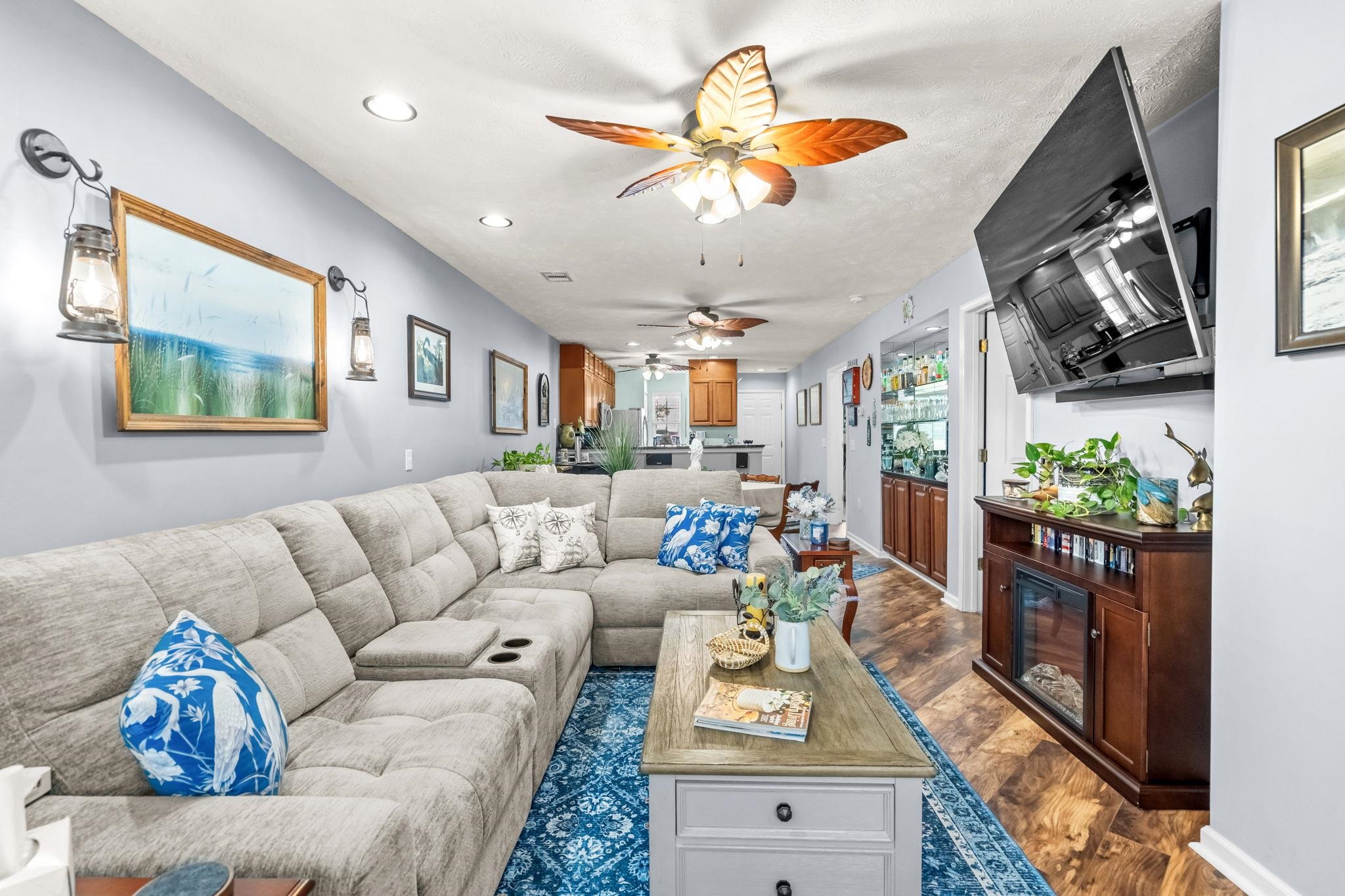 633 Waterway Village Blvd. Property Photo 5