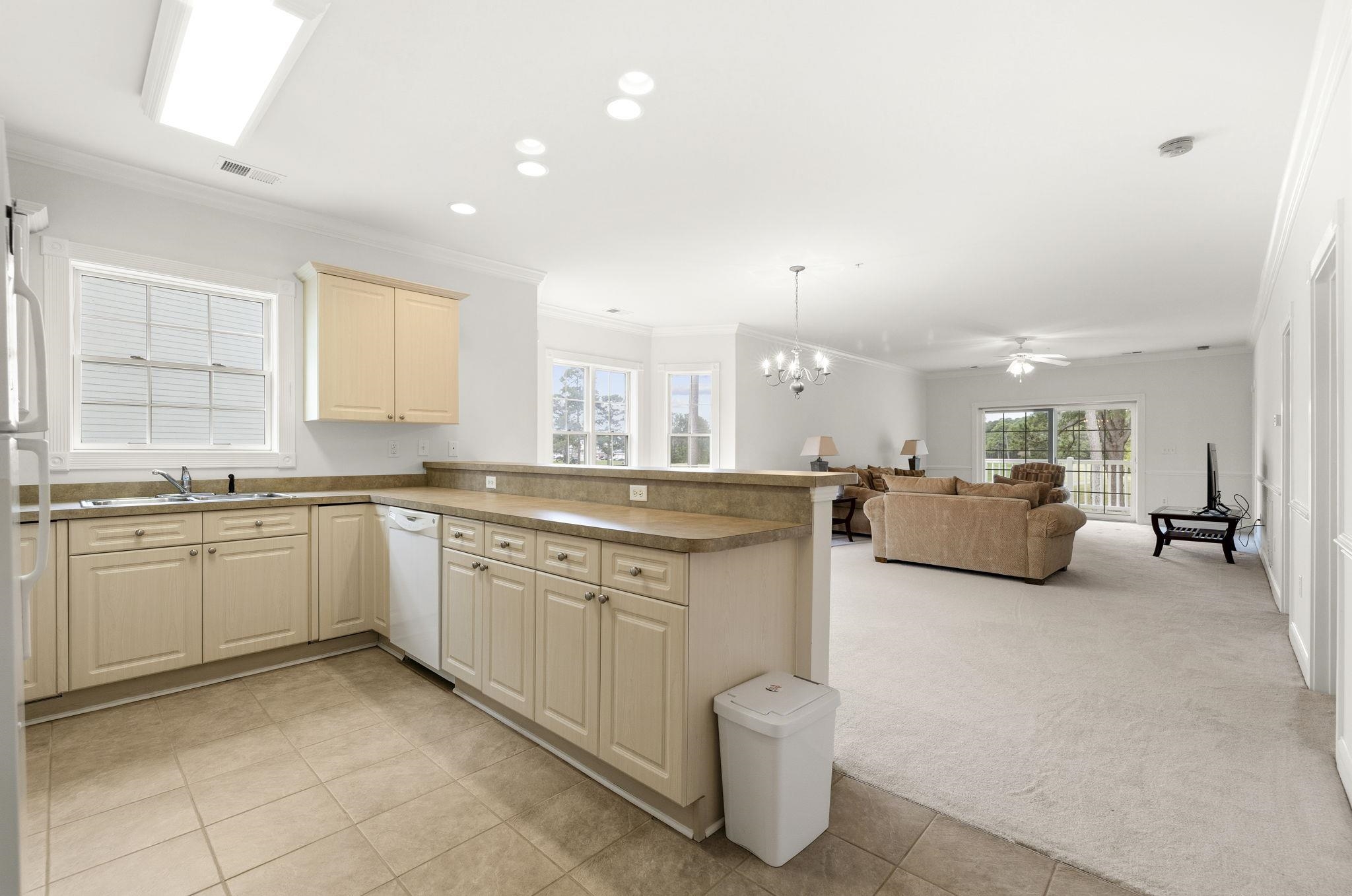 4870 Luster Leaf Circle Property Photo 3