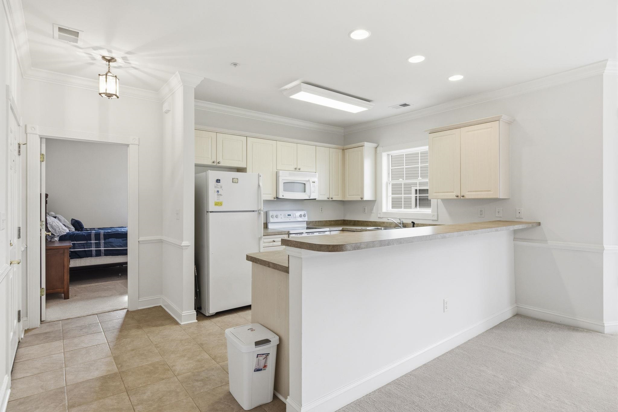 4870 Luster Leaf Circle Property Photo 4
