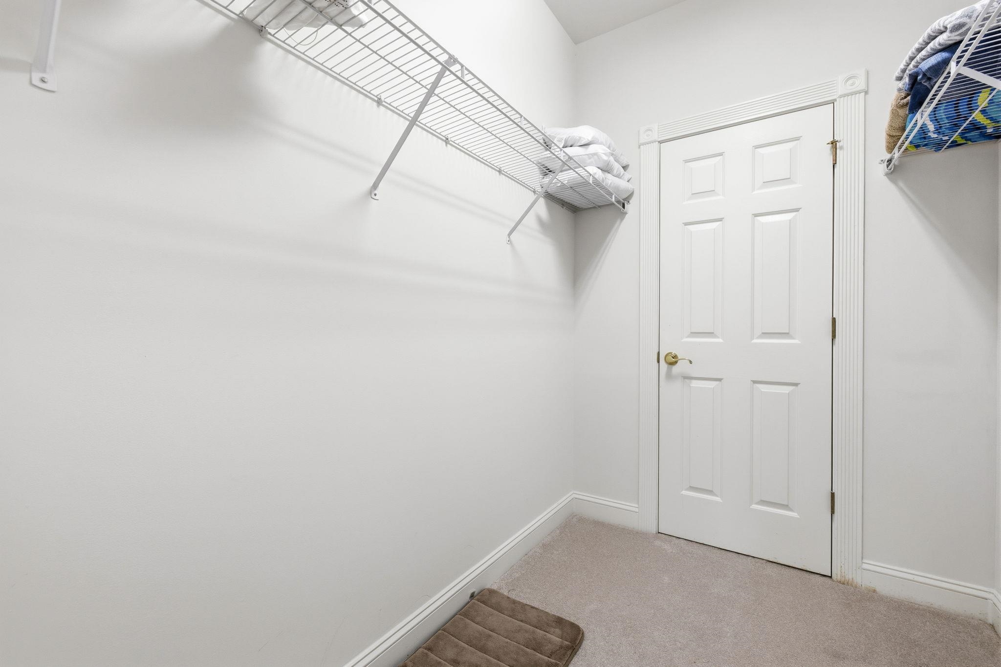 4870 Luster Leaf Circle Property Photo 24