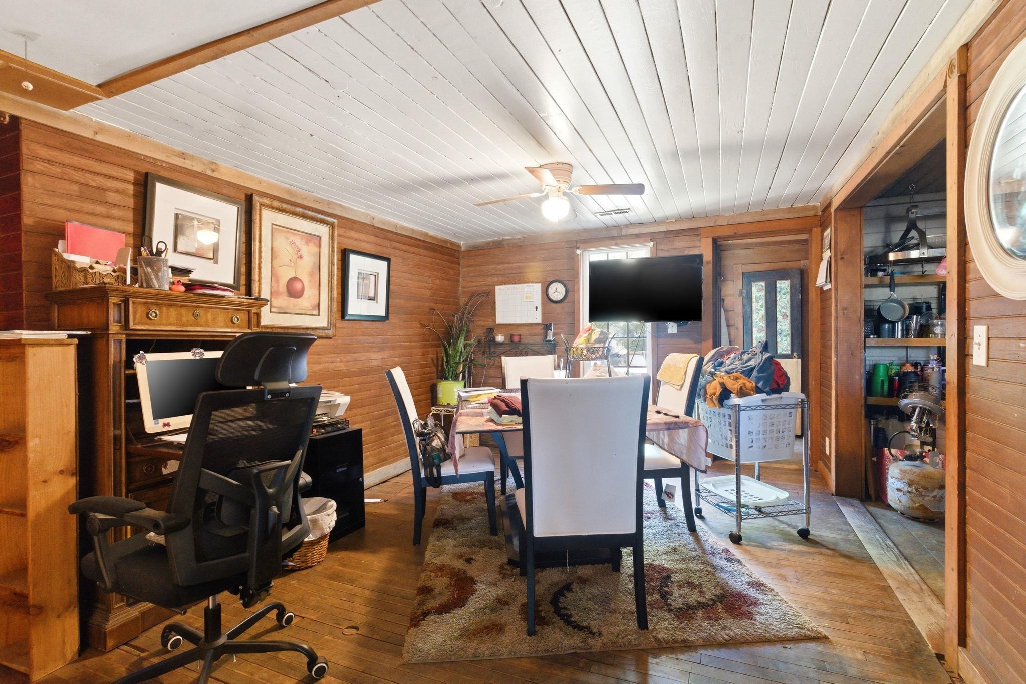 6840 Persimmon Rd. Property Photo 3
