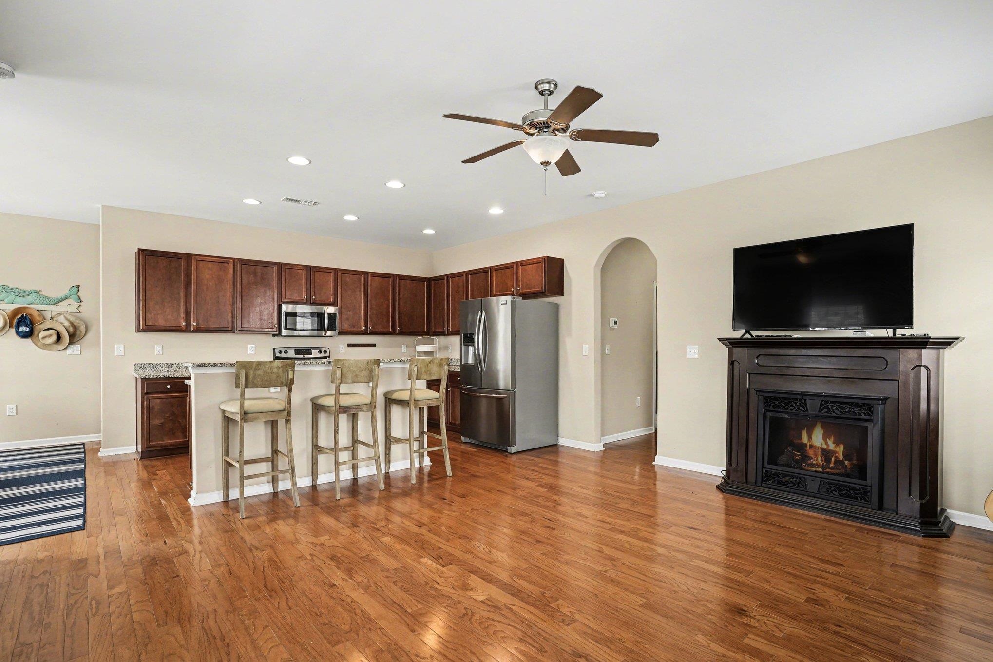 705 Ashland Ave. Property Photo 6