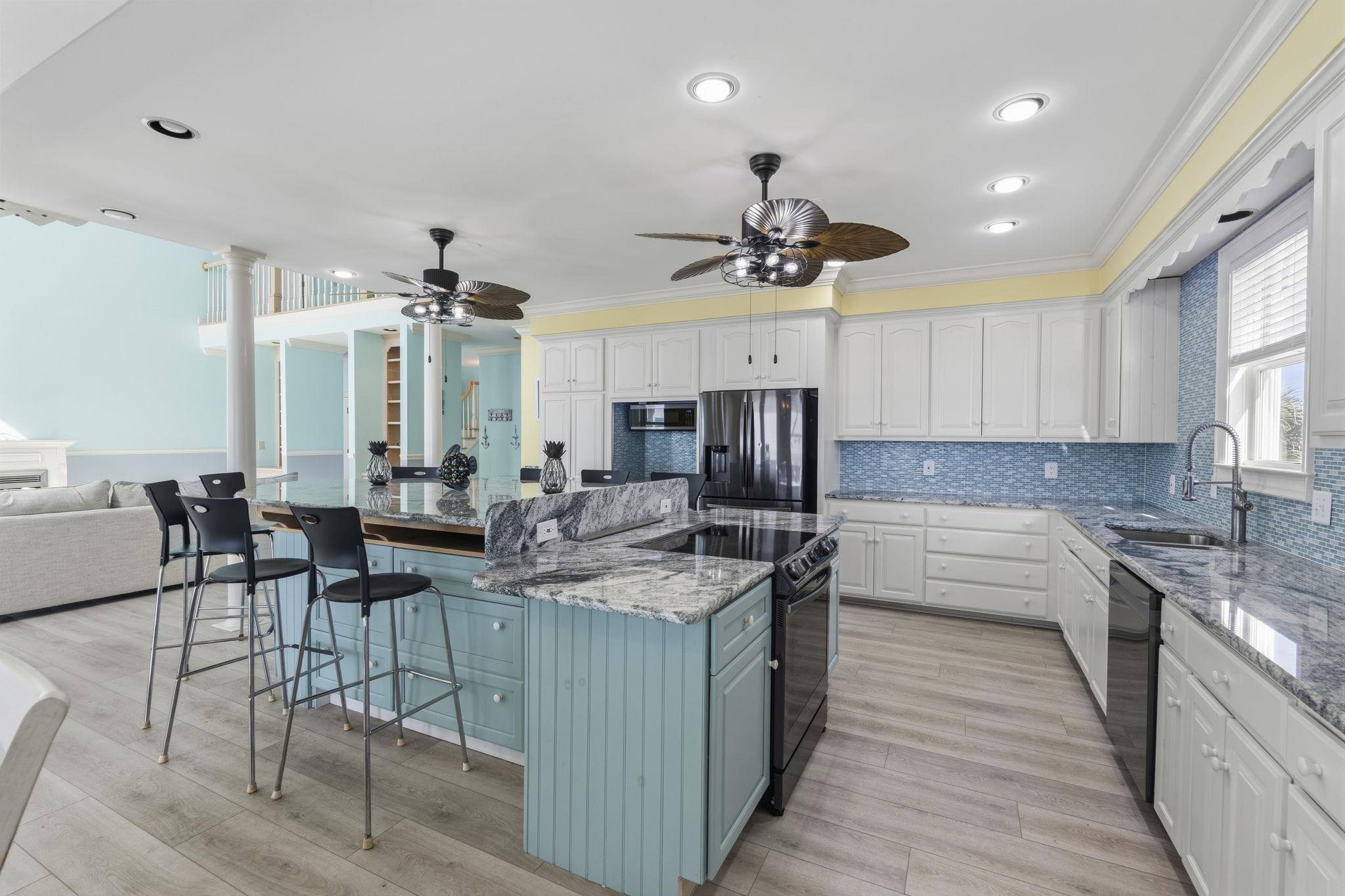 2201 S Waccamaw Dr. Property Photo 16
