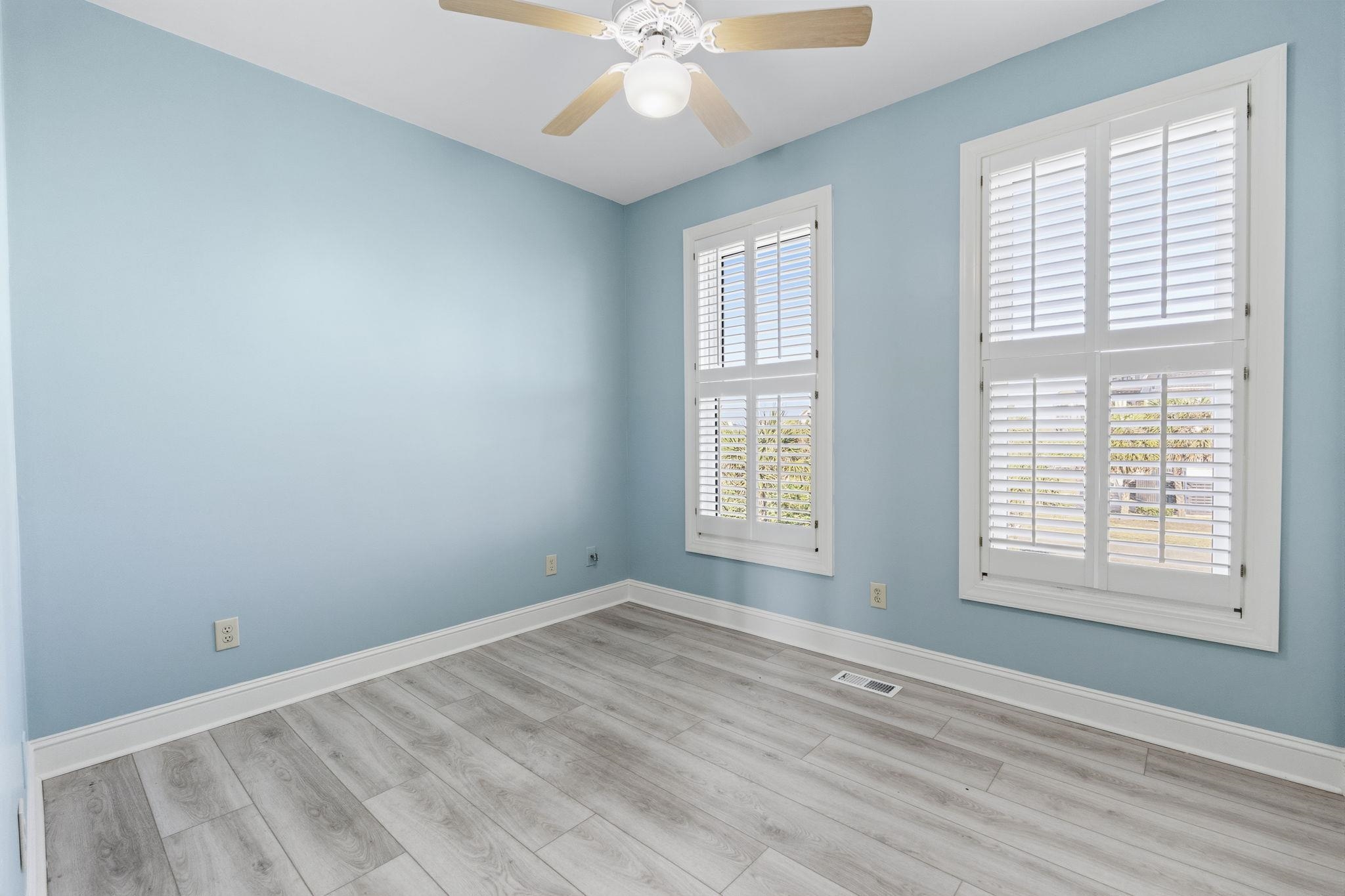 2201 S Waccamaw Dr. Property Photo 32