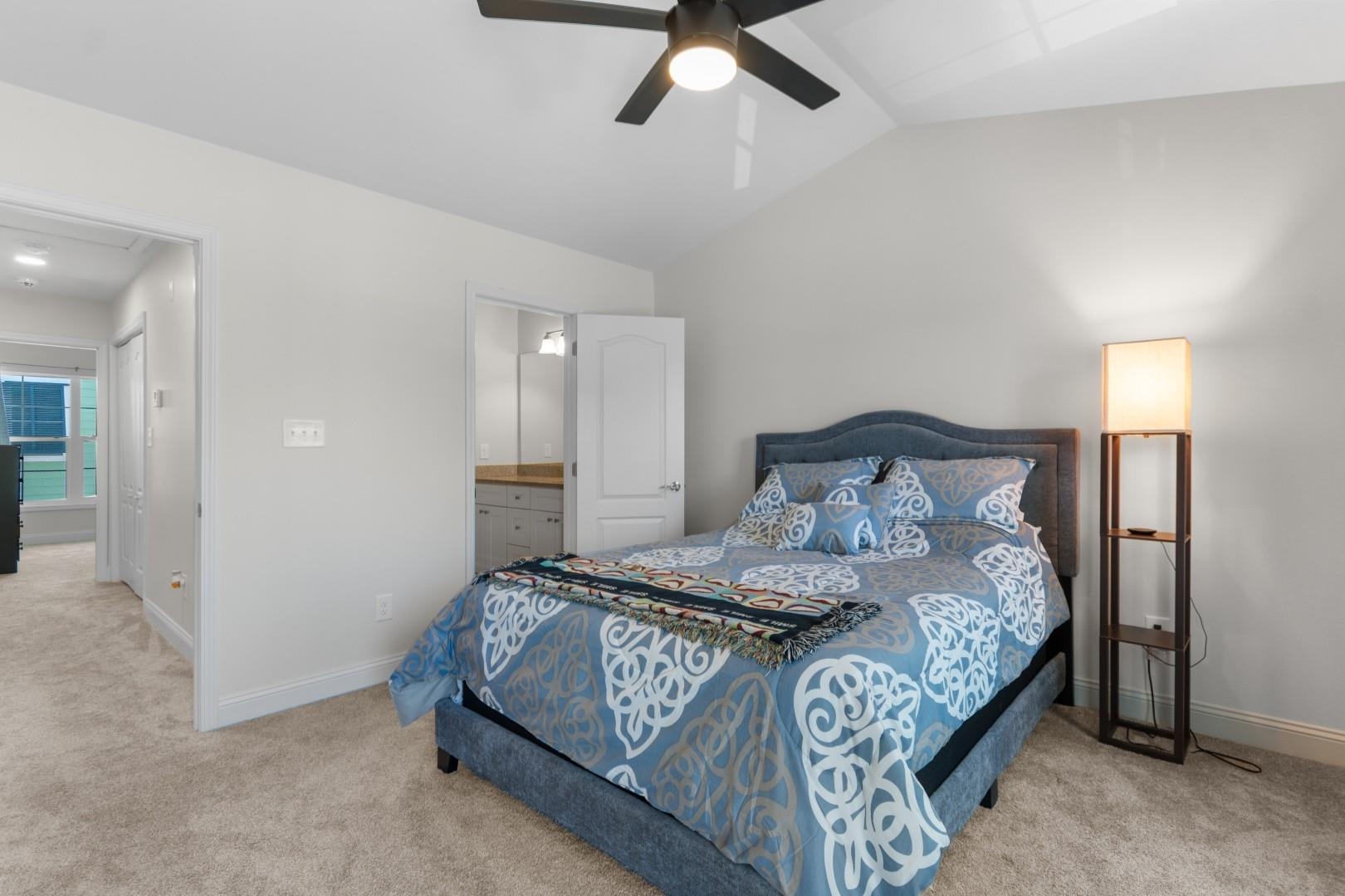 753 Moen Pl. Property Photo 19