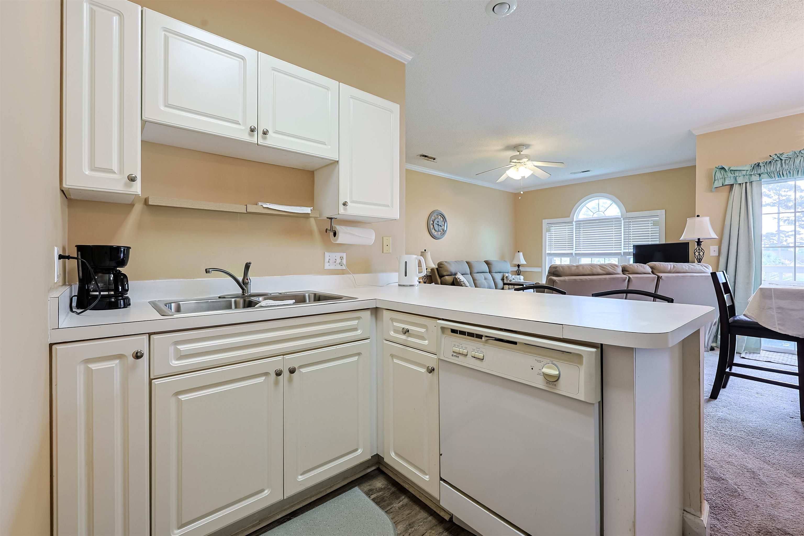 695 Riverwalk Dr. Property Photo 6