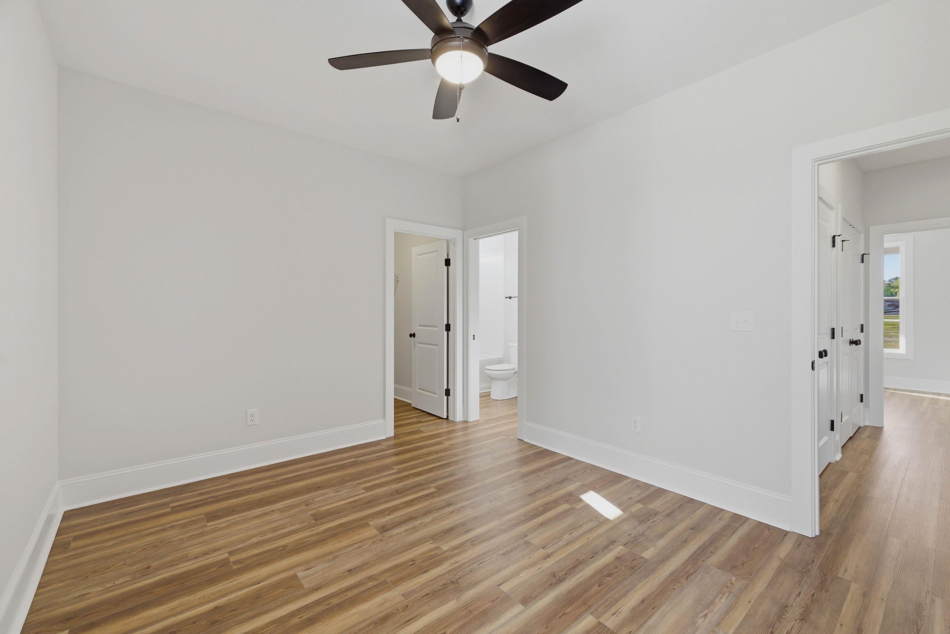 137 Rose Lake Dr. Property Photo 18