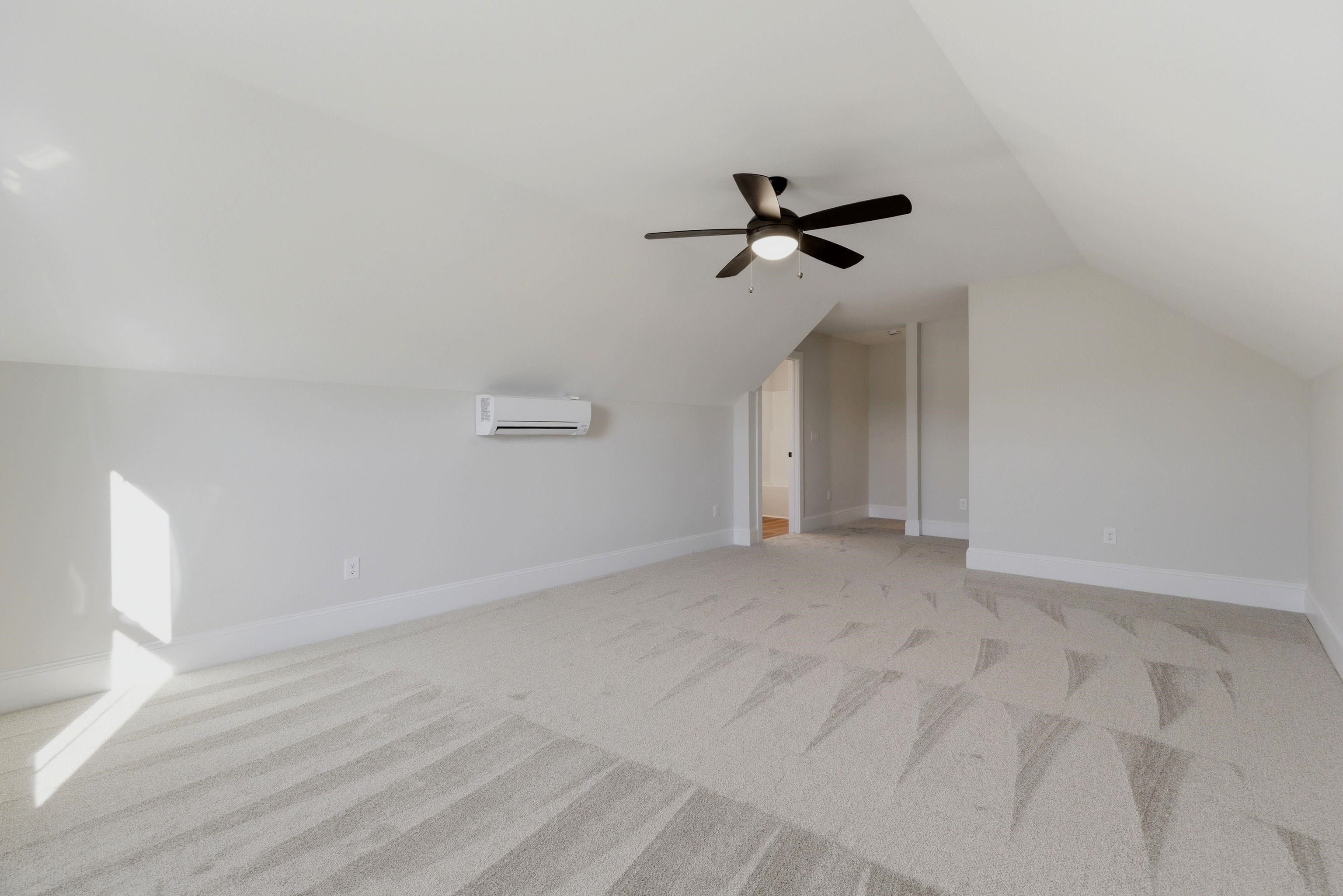 137 Rose Lake Dr. Property Photo 25