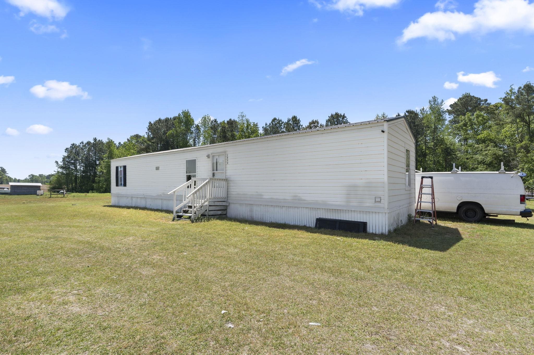 2800 Joyner Swamp Rd. Property Photo 2