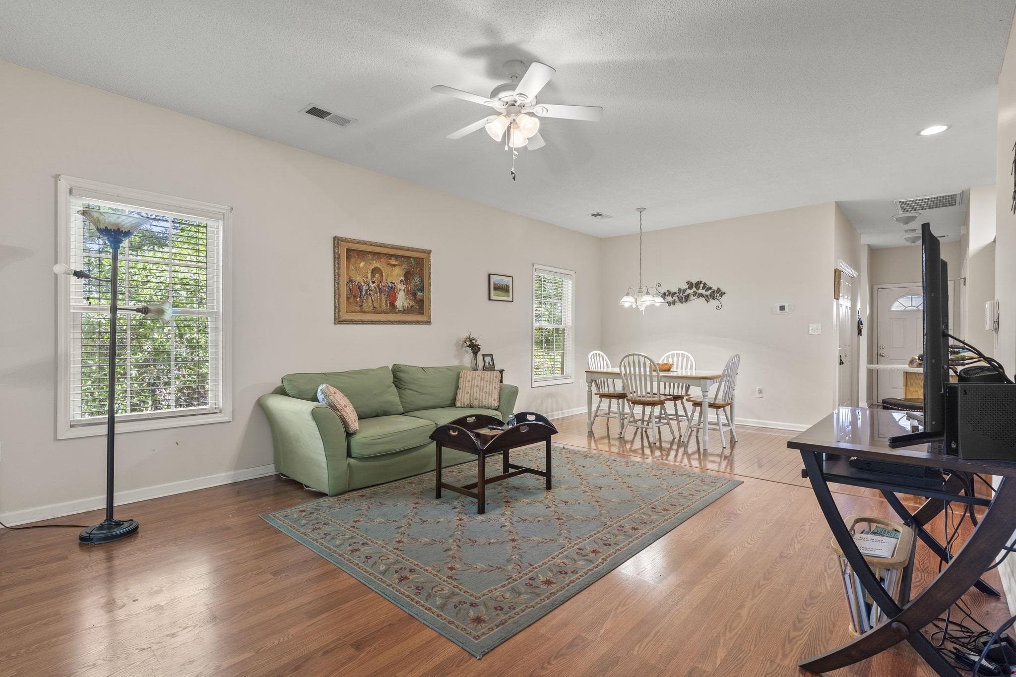 100 Lazy Willow Ln. Property Photo 4