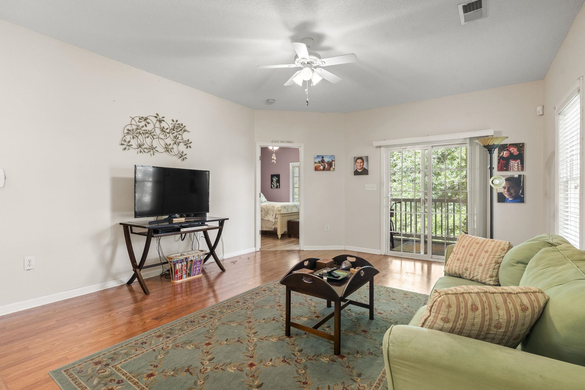 100 Lazy Willow Ln. Property Photo 6