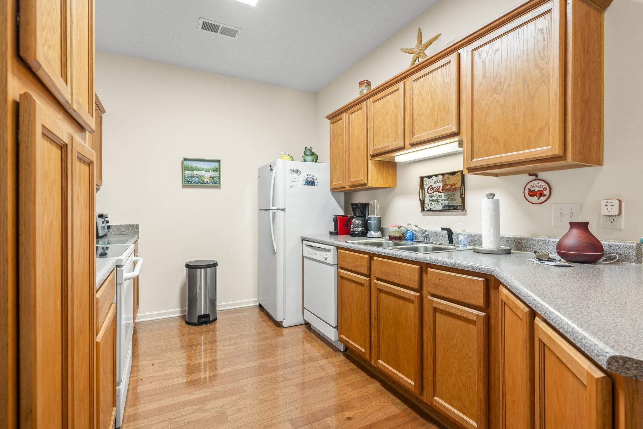 100 Lazy Willow Ln. Property Photo 11