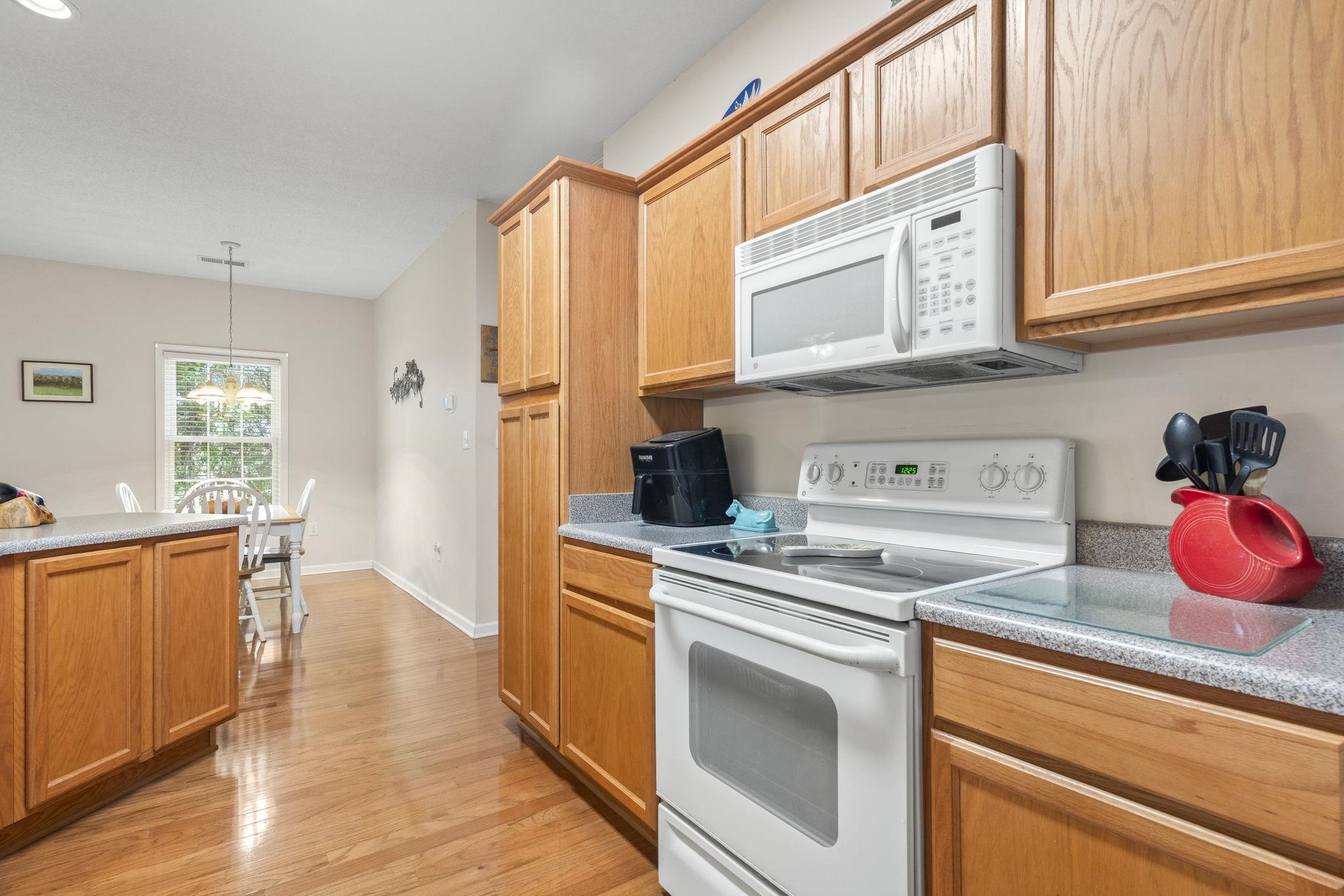 100 Lazy Willow Ln. Property Photo 12