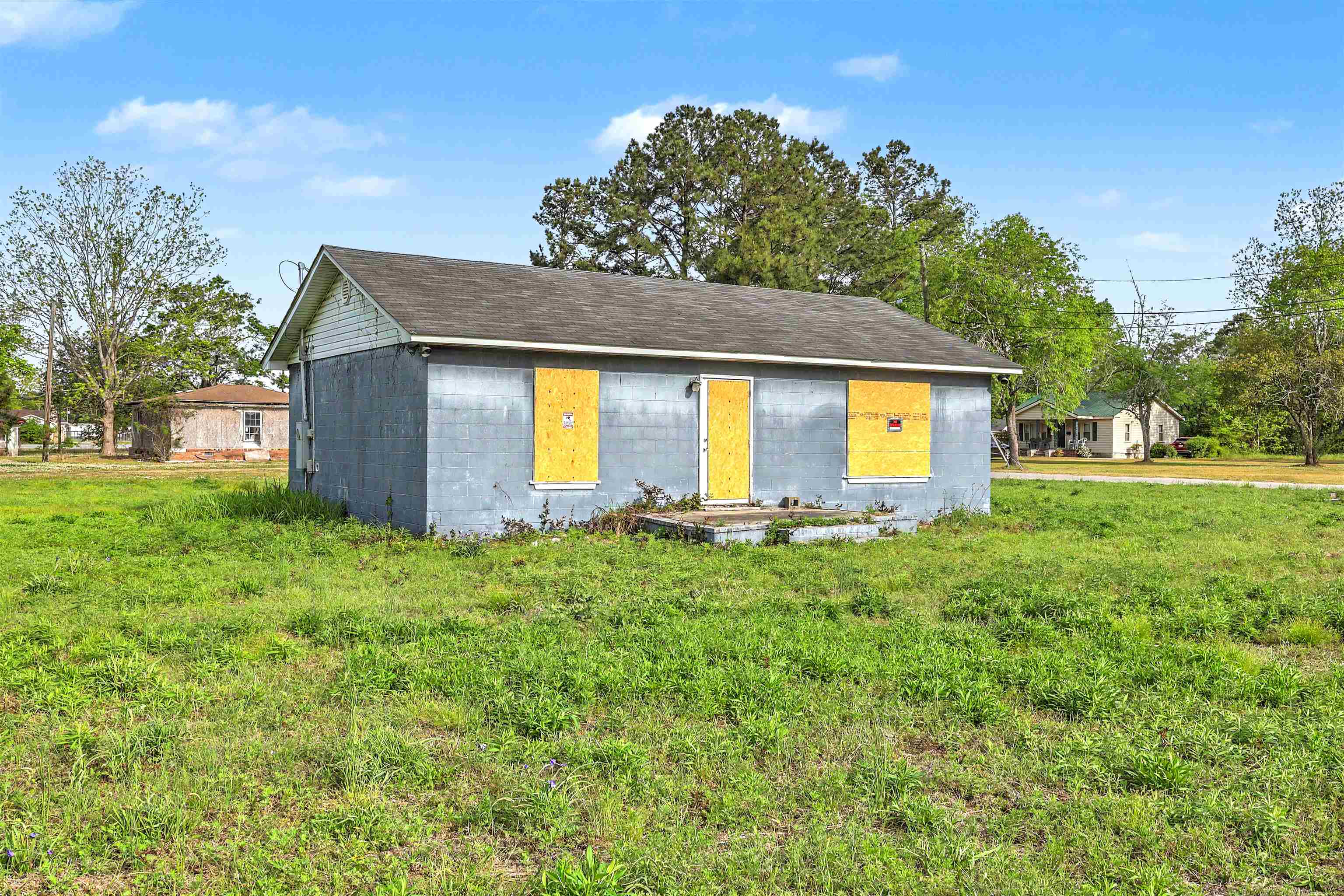 530 S Church St. Property Photo 3
