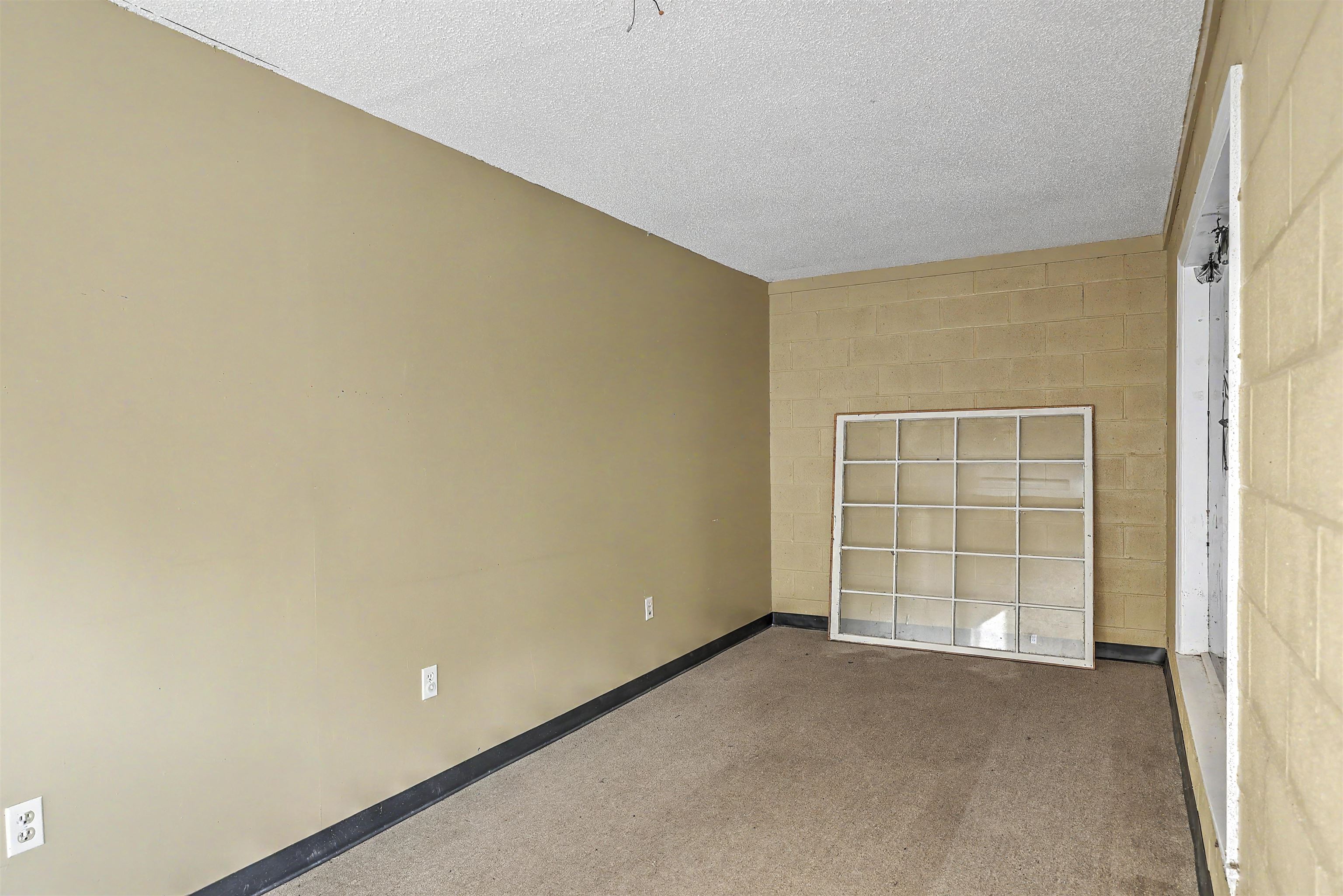 530 S Church St. Property Photo 13