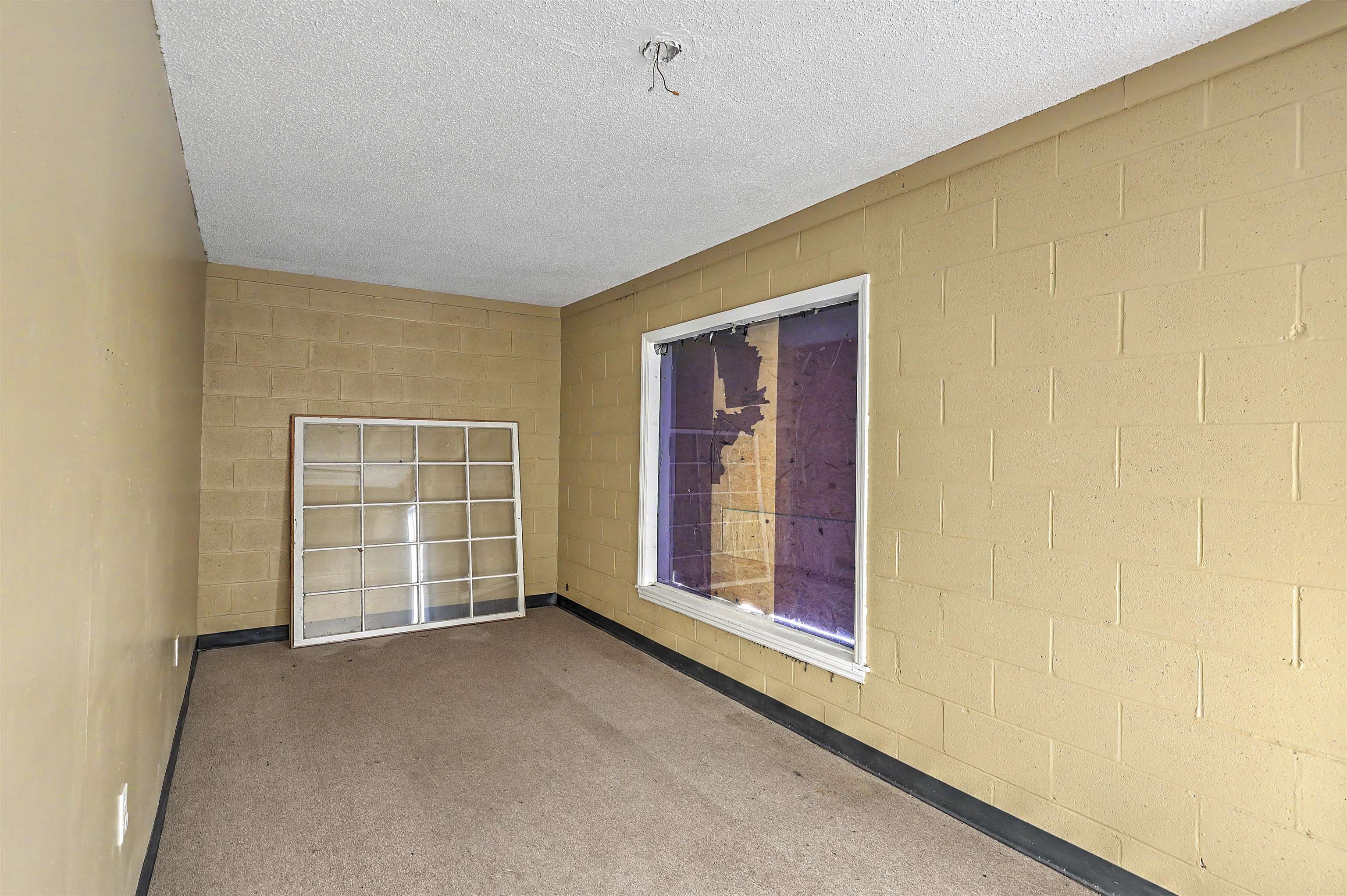530 S Church St. Property Photo 14
