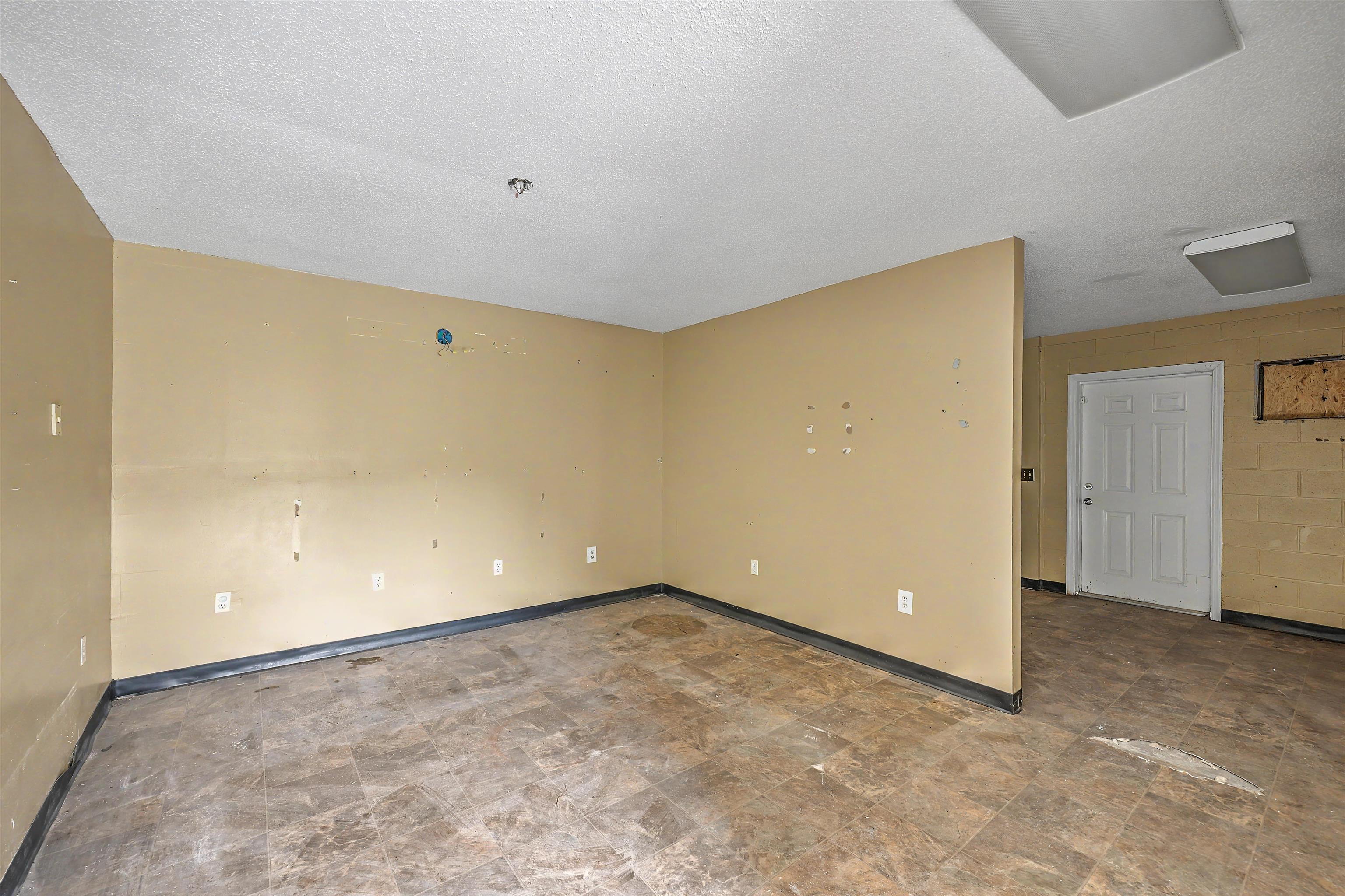 530 S Church St. Property Photo 18