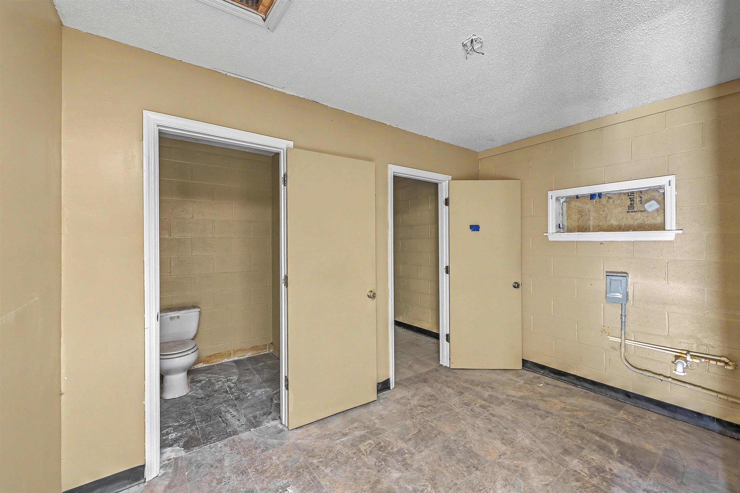 530 S Church St. Property Photo 19