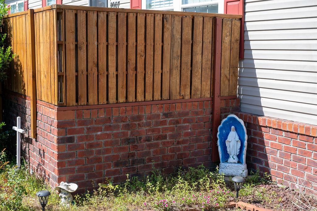 2007 Venus Ct. Property Photo 2