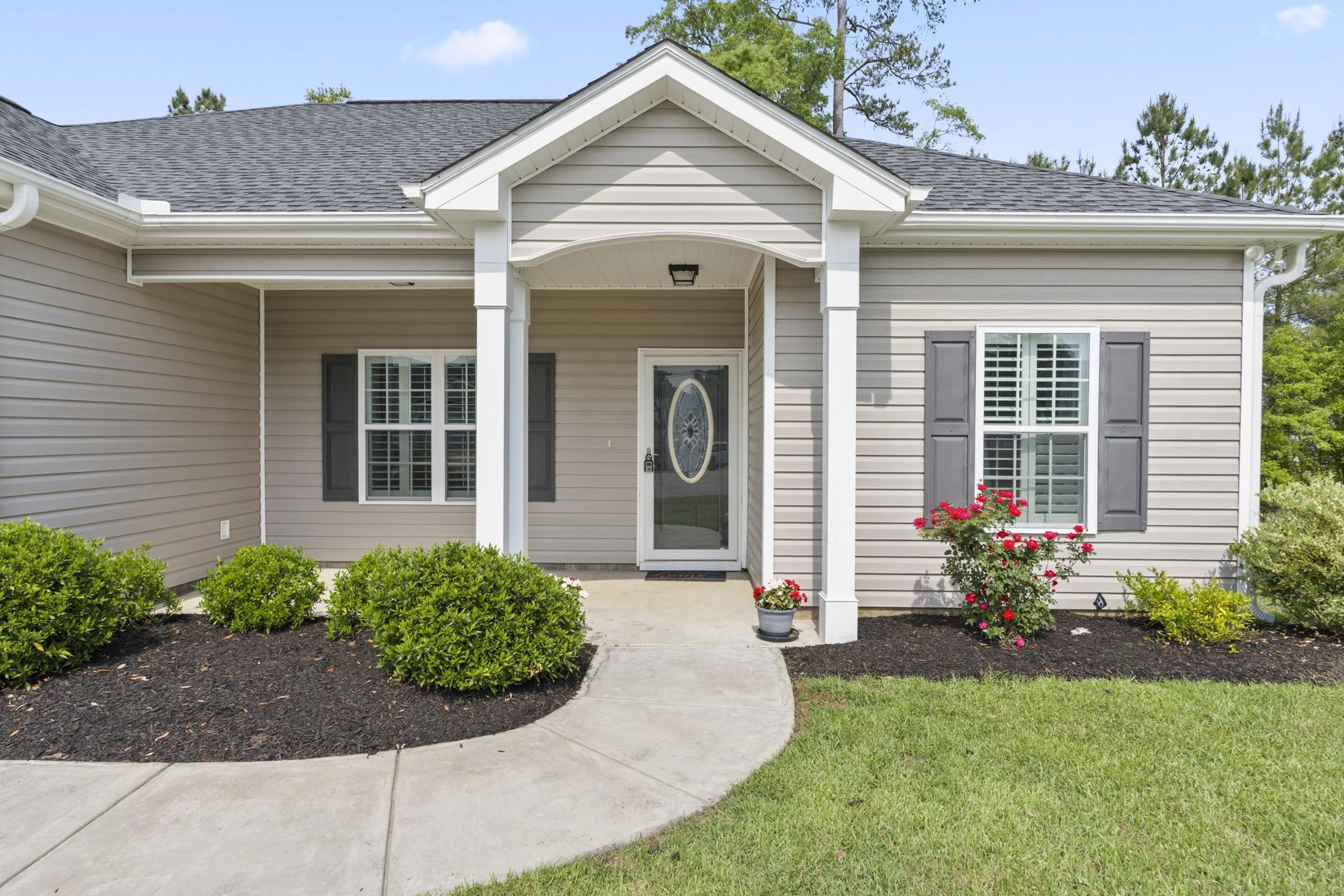 532 Whiddy Loop Property Photo 2