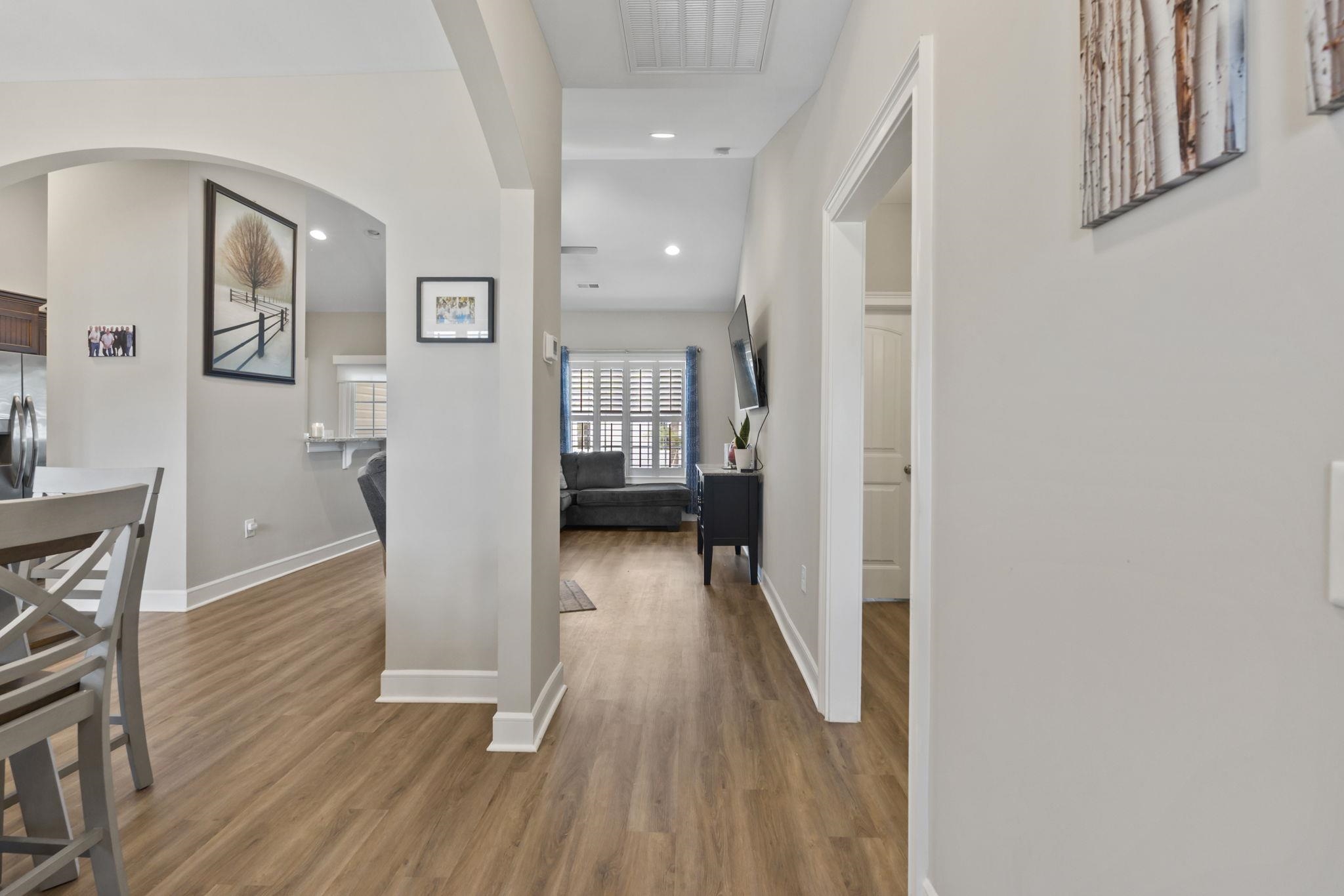 532 Whiddy Loop Property Photo 4