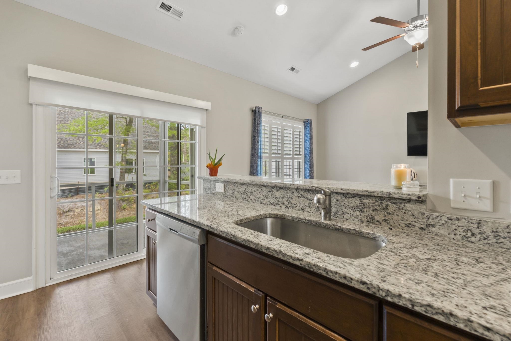 532 Whiddy Loop Property Photo 12