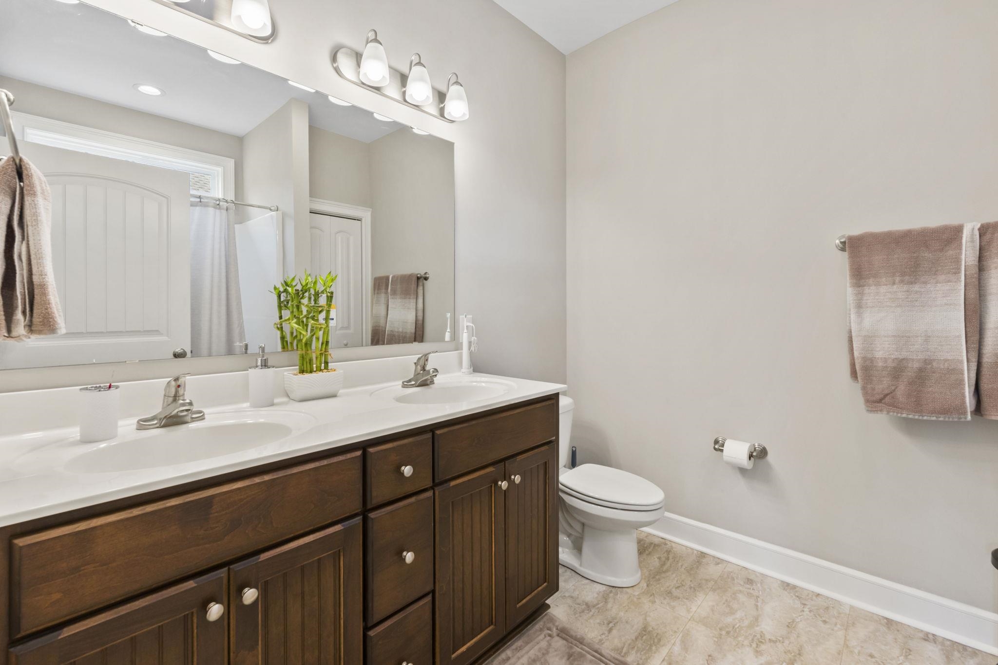 532 Whiddy Loop Property Photo 20
