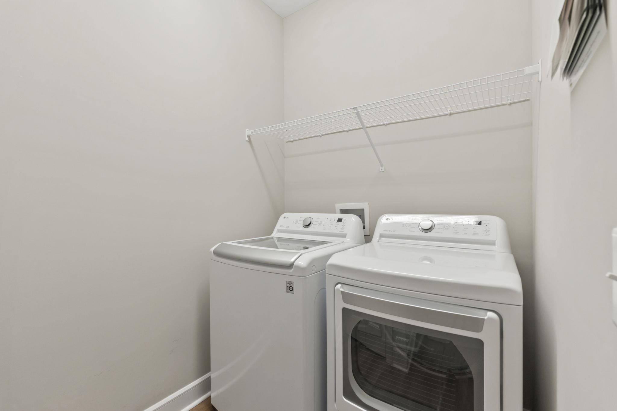 532 Whiddy Loop Property Photo 28