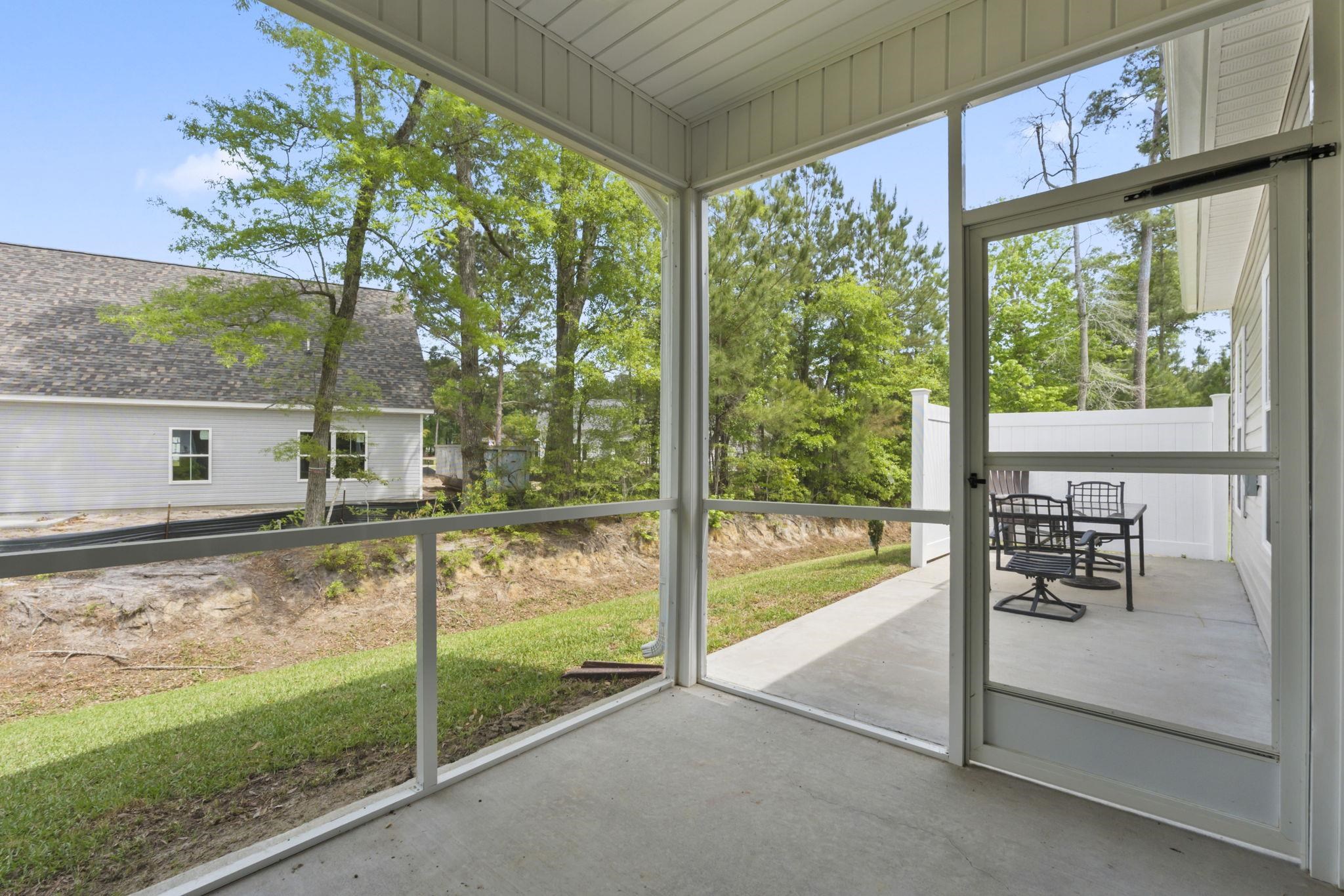 532 Whiddy Loop Property Photo 29
