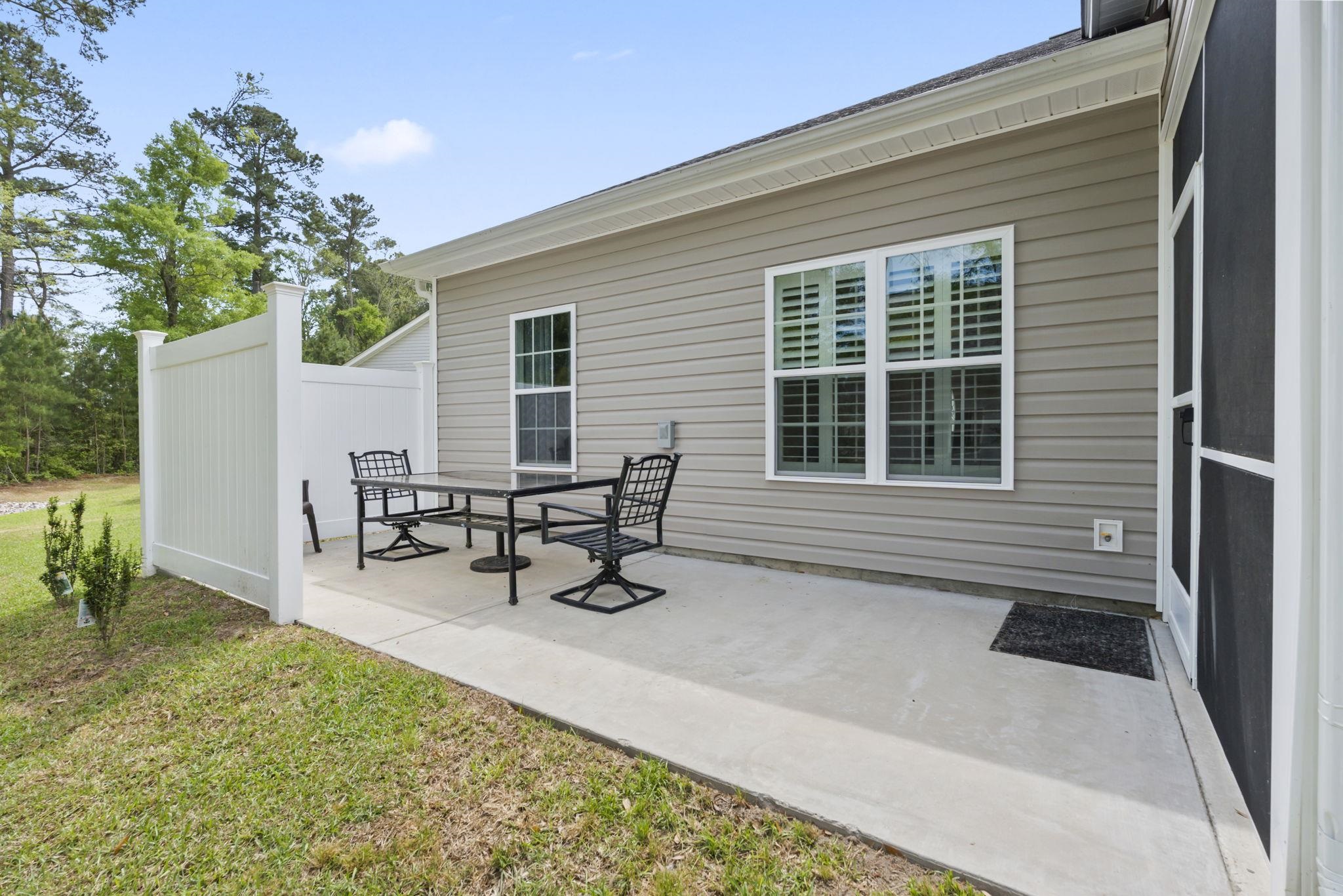 532 Whiddy Loop Property Photo 31
