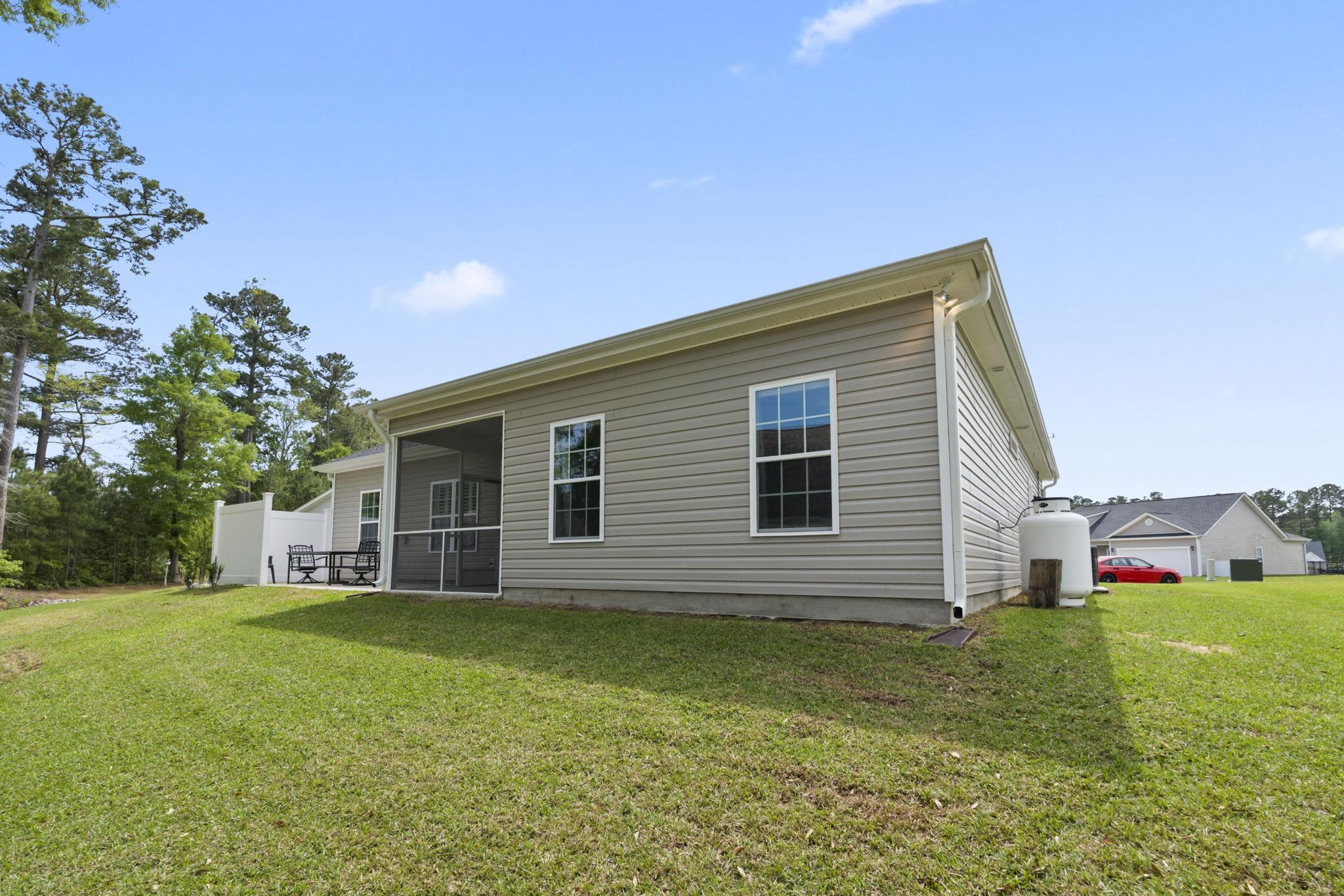 532 Whiddy Loop Property Photo 32