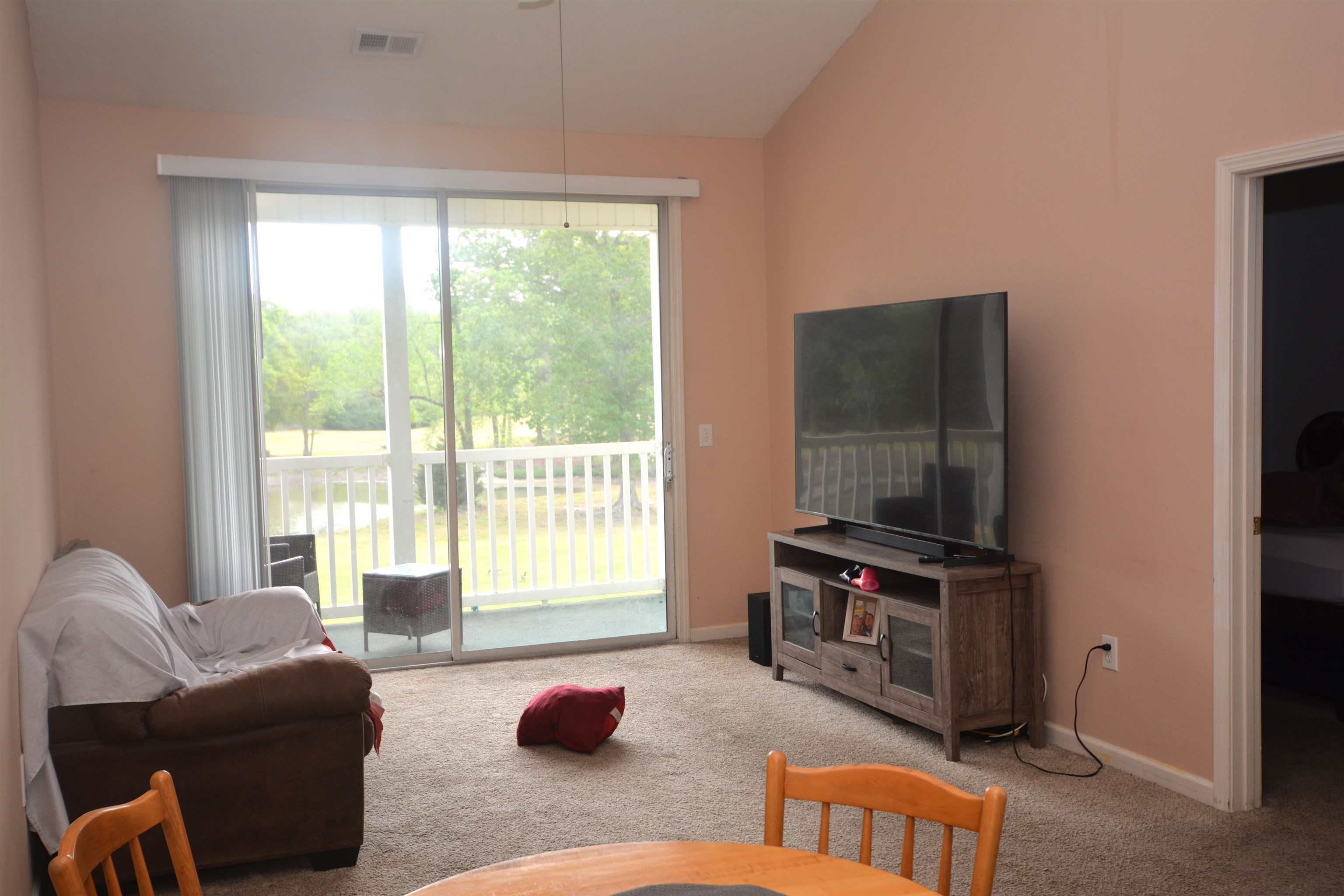 650 River Oaks Dr. Property Photo 6