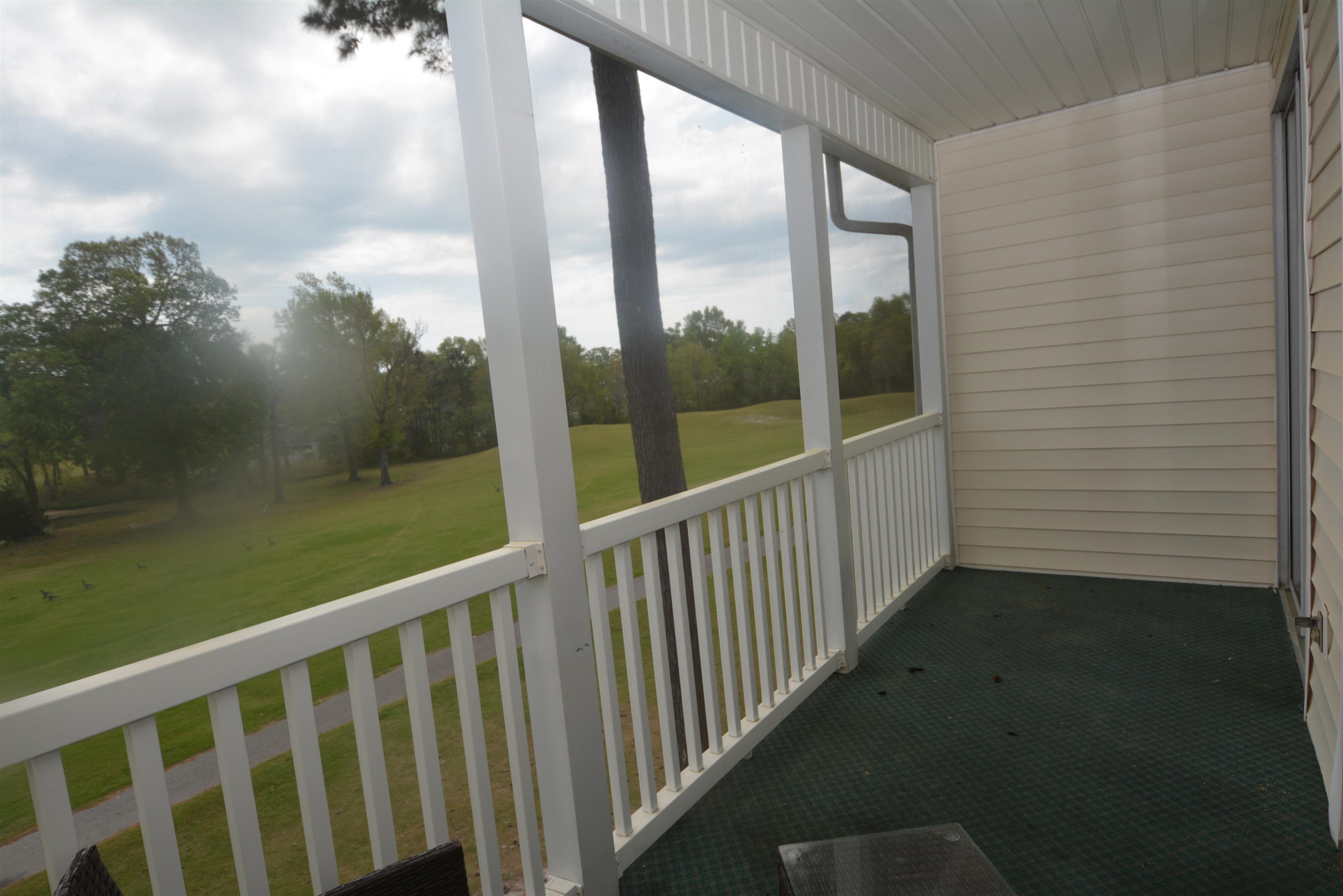 650 River Oaks Dr. Property Photo 9