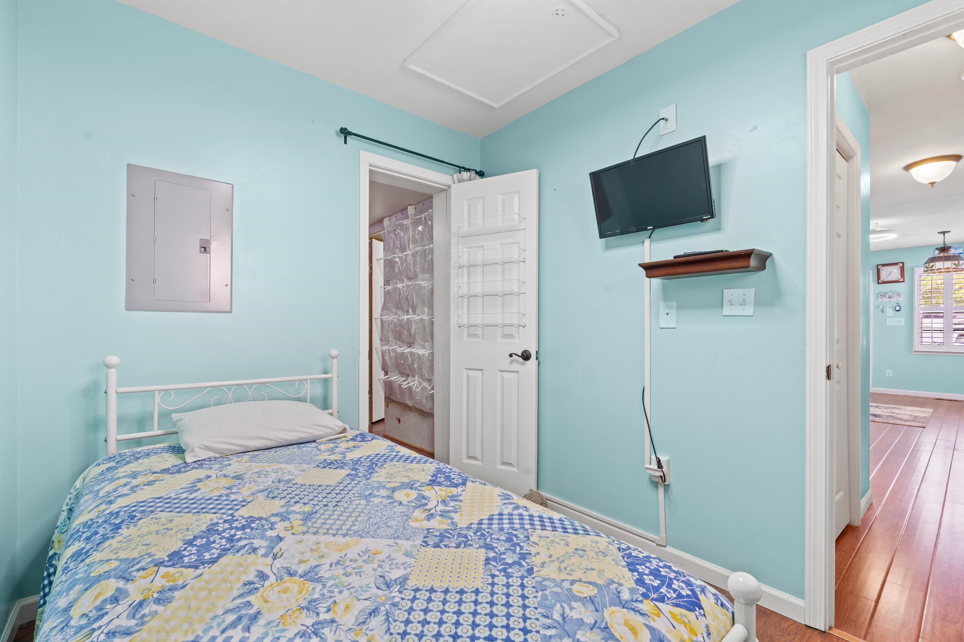 9700 Kings Rd. Property Photo 11