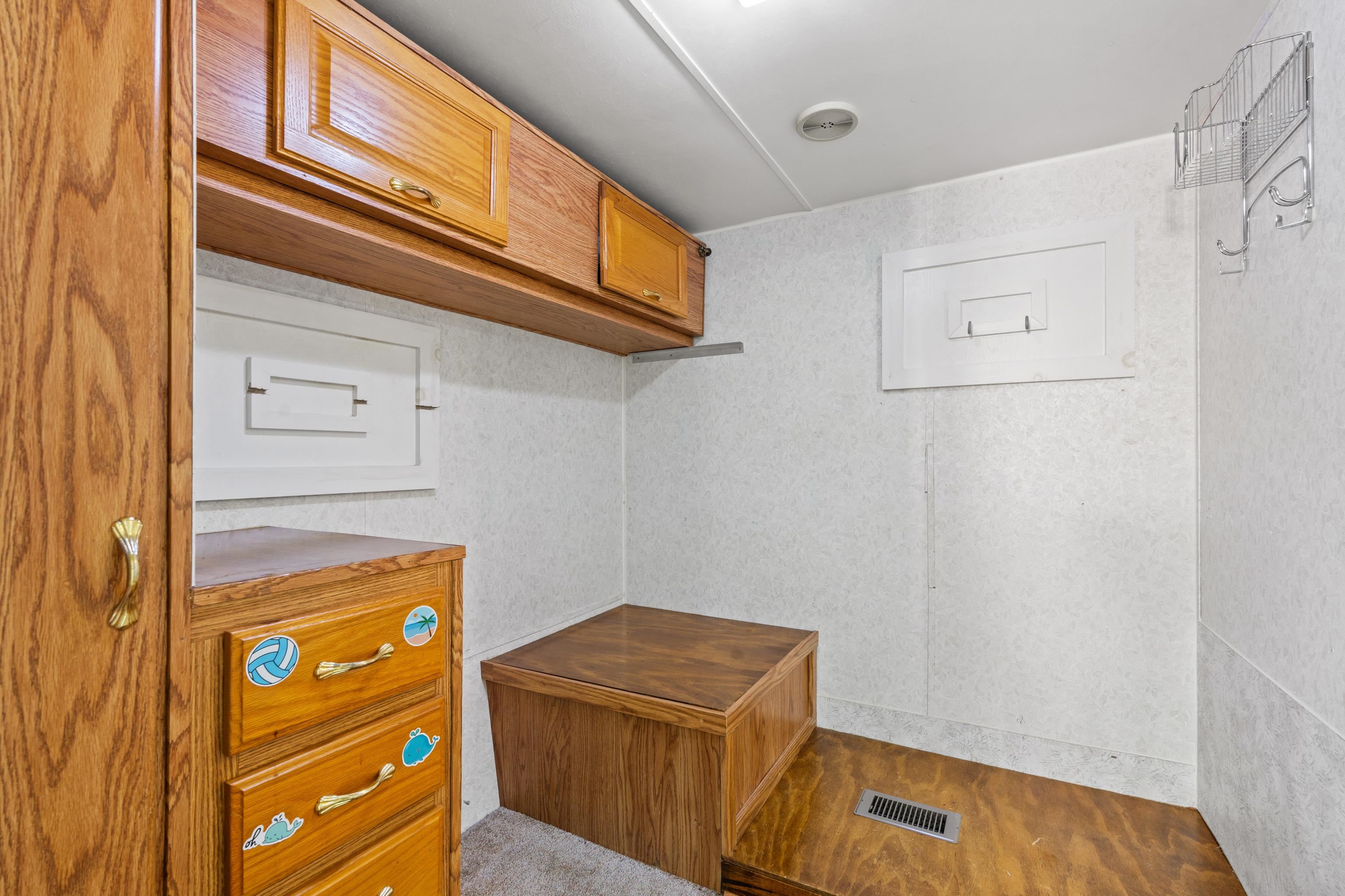 9700 Kings Rd. Property Photo 13