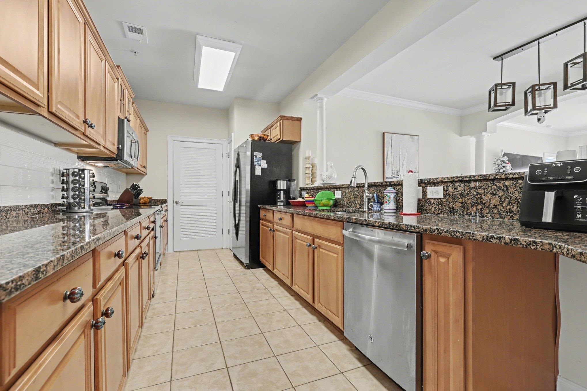 2180 Waterview Dr. Property Photo 11